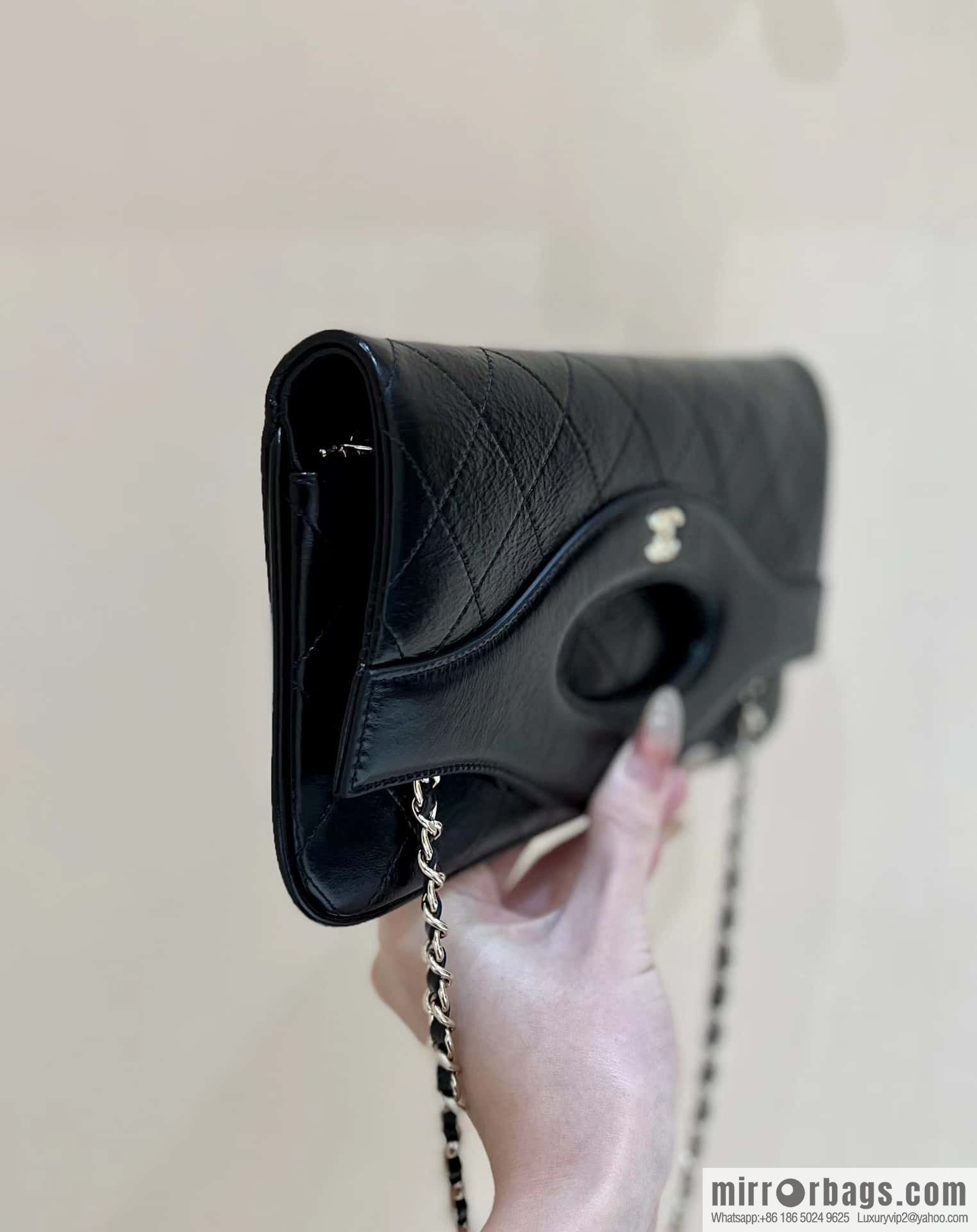 CHANEL Limited Edition Horizontal Folding 31bag AP3655