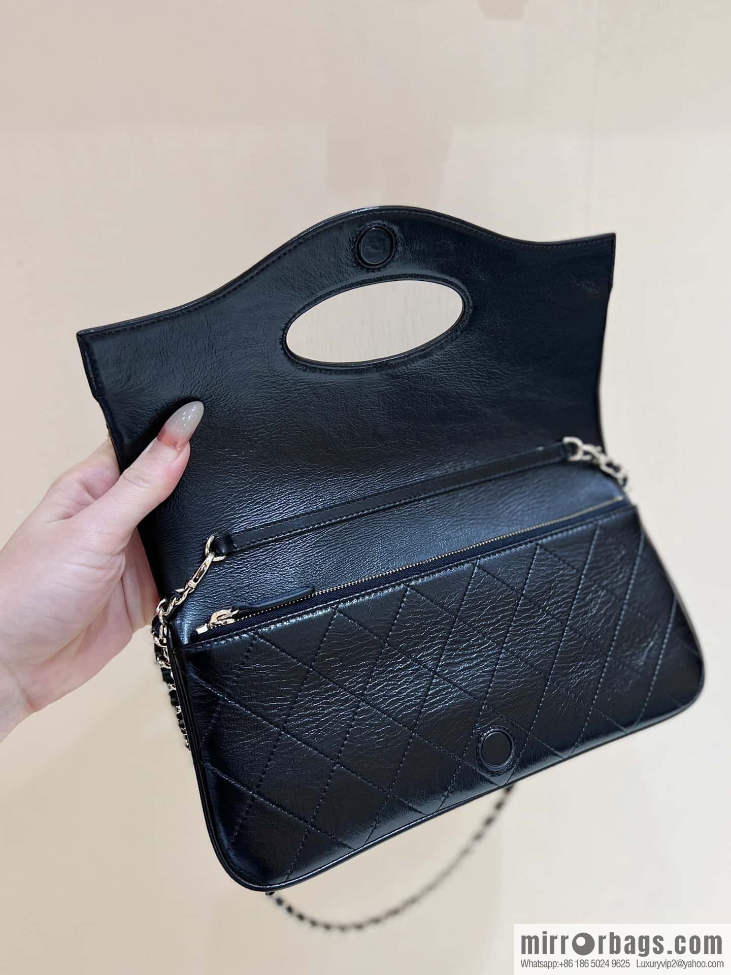 CHANEL Limited Edition Horizontal Folding 31bag AP3655