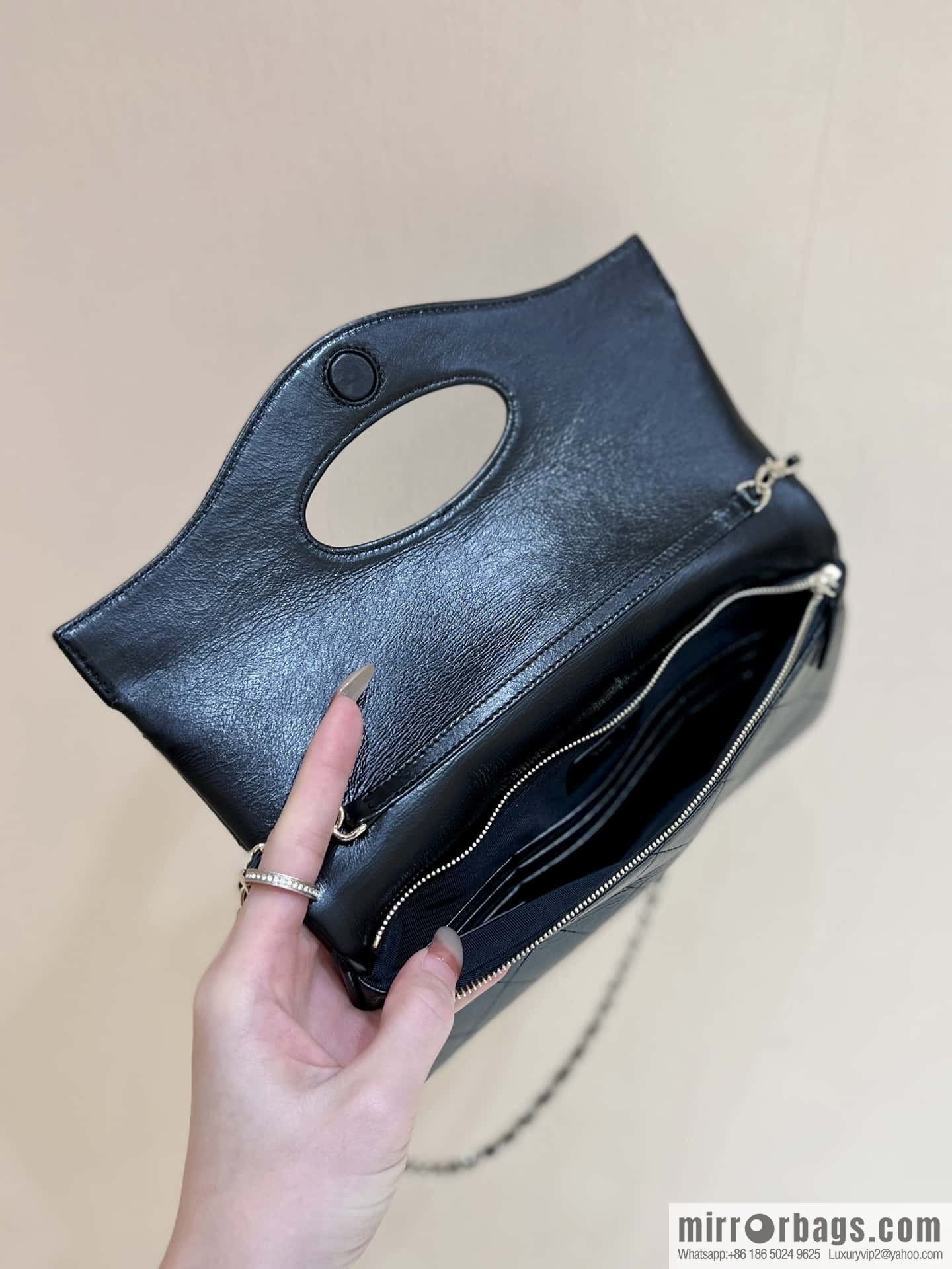 CHANEL Limited Edition Horizontal Folding 31bag AP3655