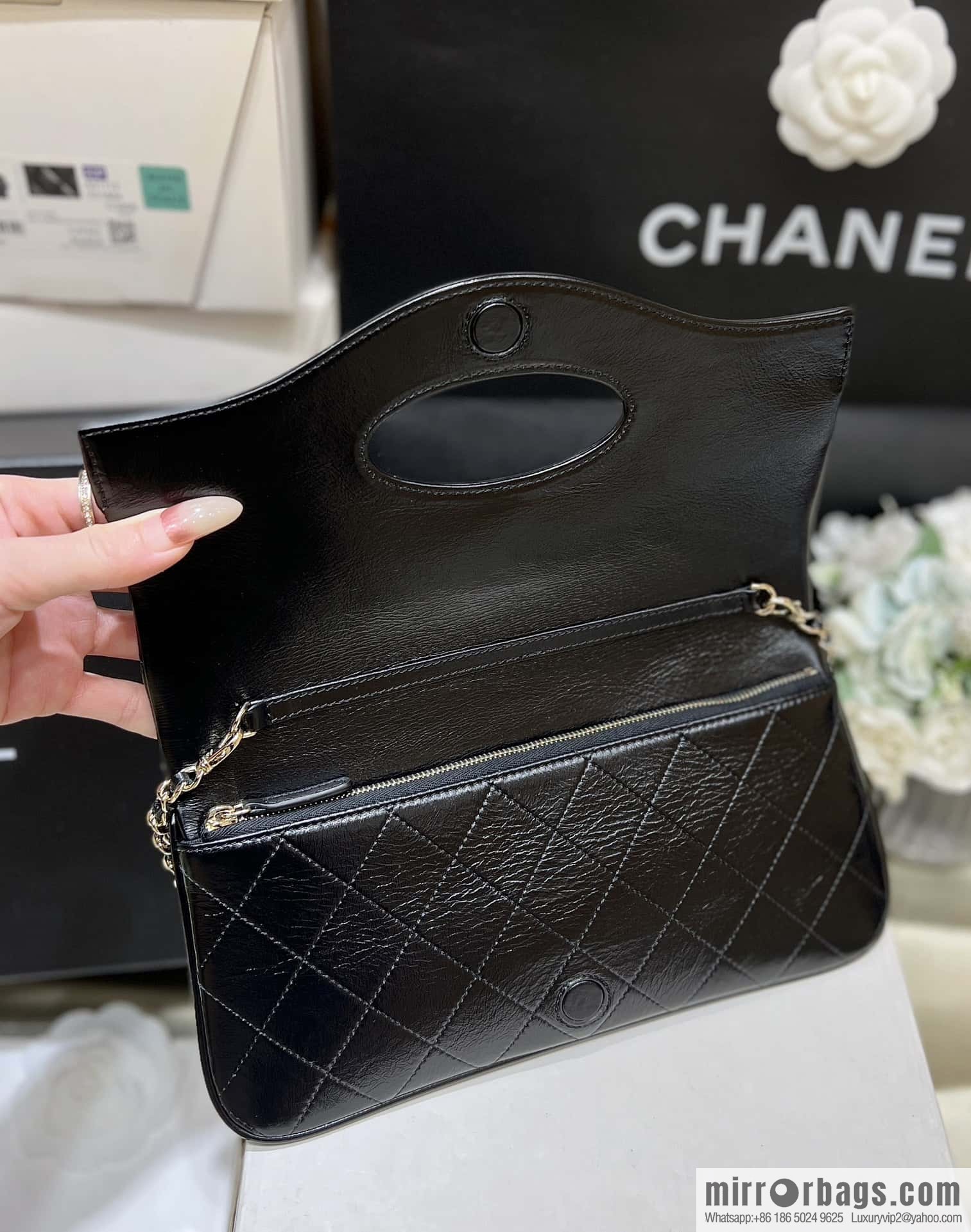CHANEL Limited Edition Horizontal Folding 31bag AP3655