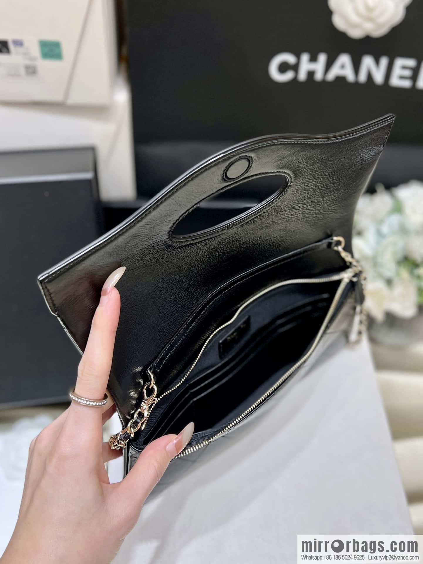 CHANEL Limited Edition Horizontal Folding 31bag AP3655
