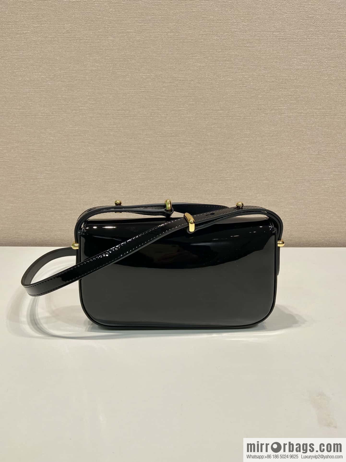 PRADA 🎉 new 🎉 1BD339 patent leather 🎉🎉 black