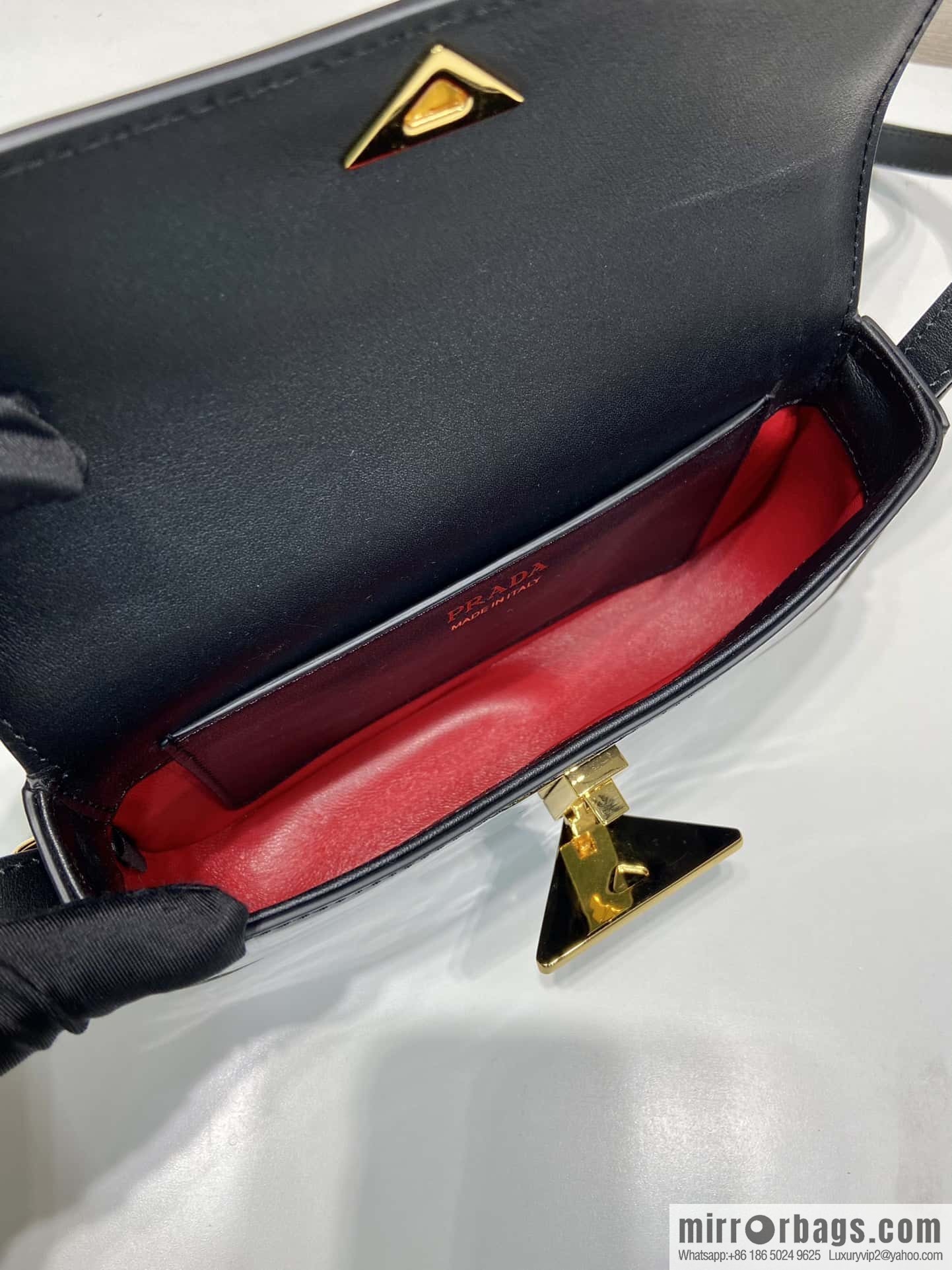 PRADA 🎉 new 🎉 1BD339 patent leather 🎉🎉 black