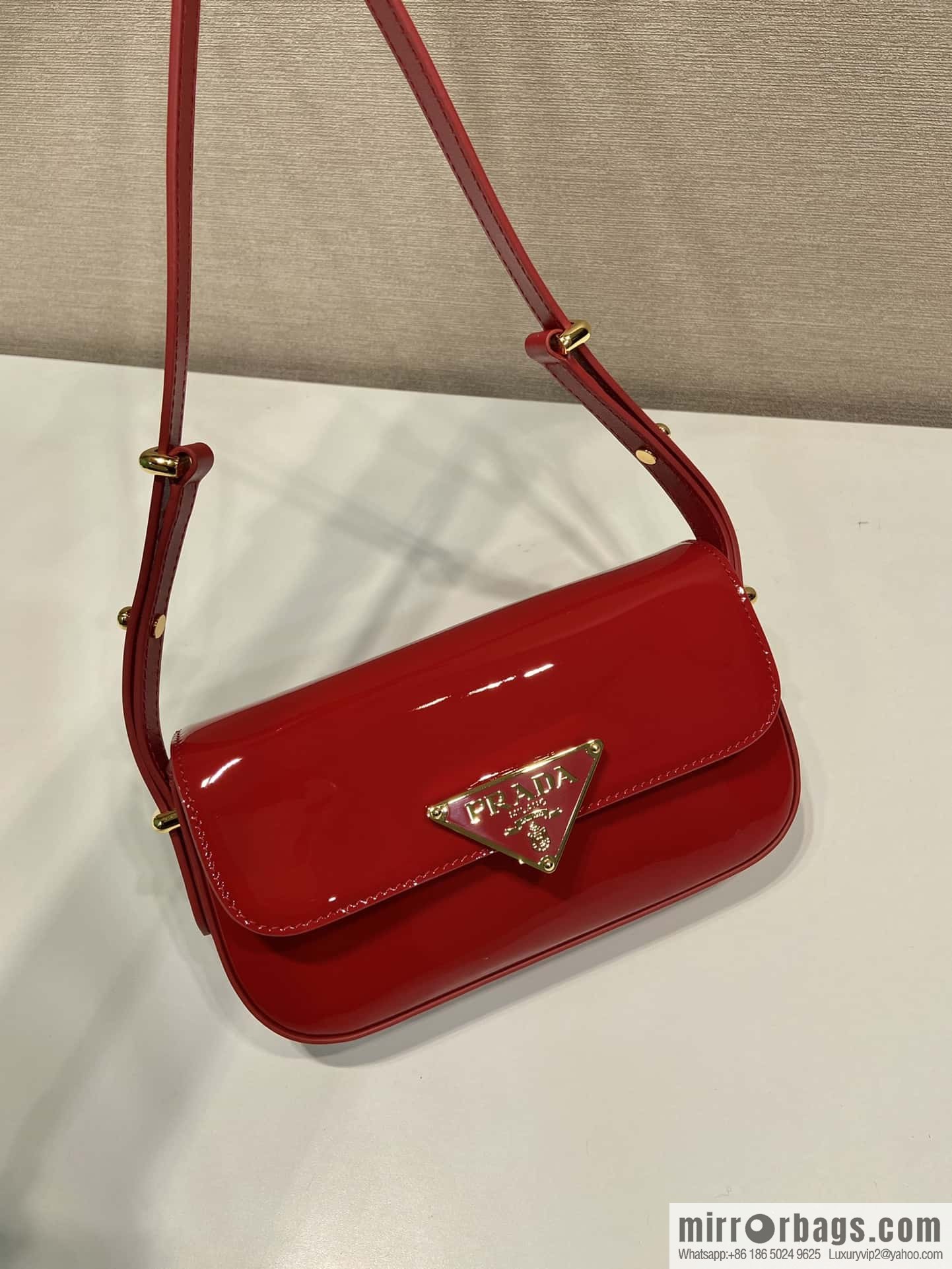 PRADA 🎉 new 🎉 1BD339 patent leather 🎉🎉 red