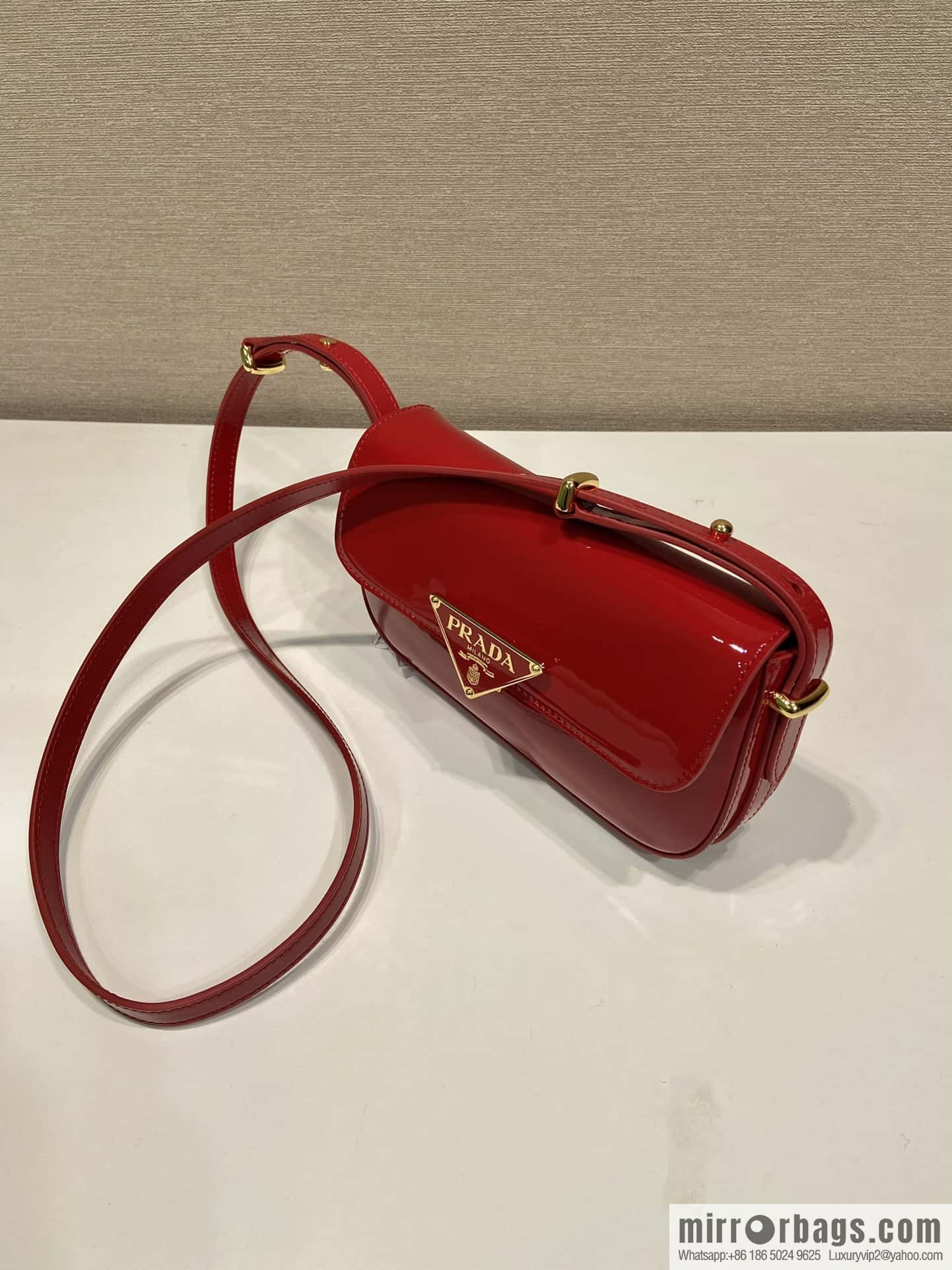 PRADA 🎉 new 🎉 1BD339 patent leather 🎉🎉 red