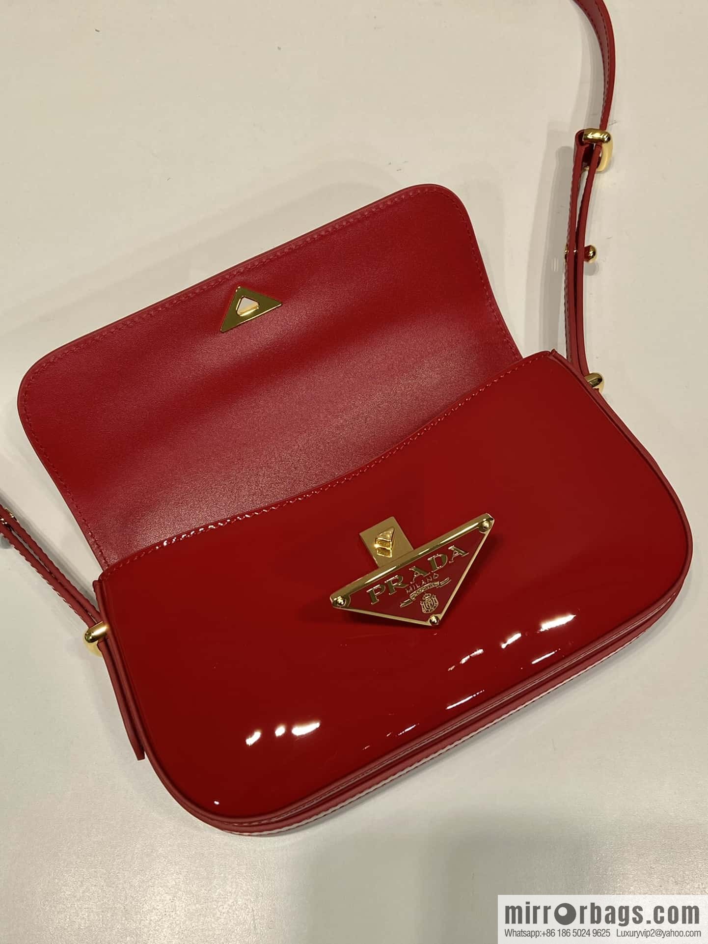 PRADA 🎉 new 🎉 1BD339 patent leather 🎉🎉 red