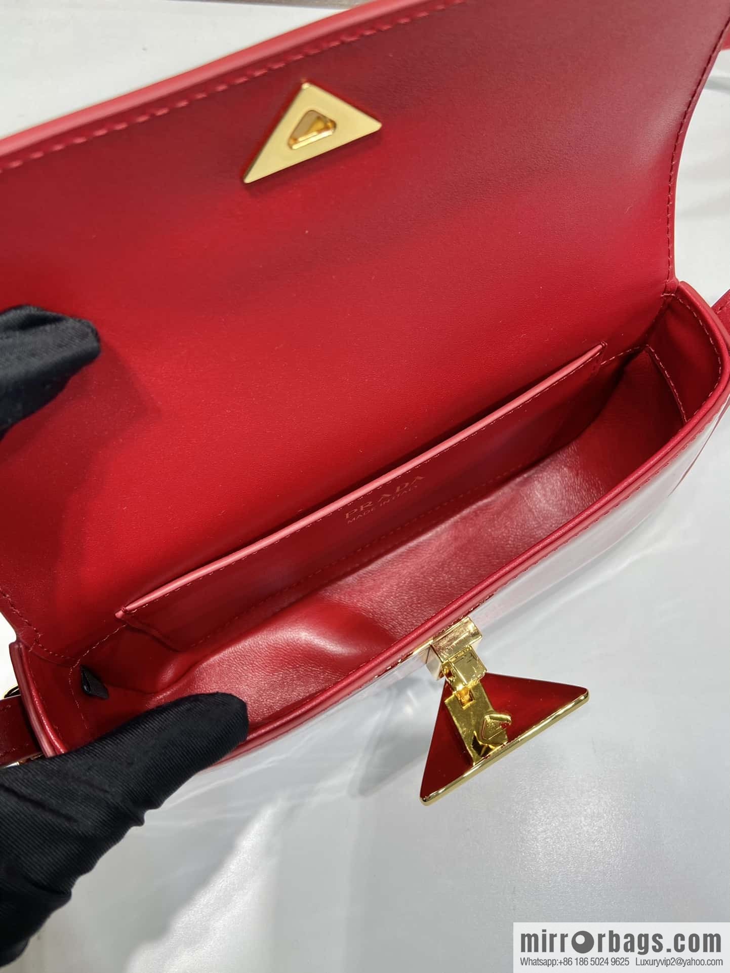 PRADA 🎉 new 🎉 1BD339 patent leather 🎉🎉 red