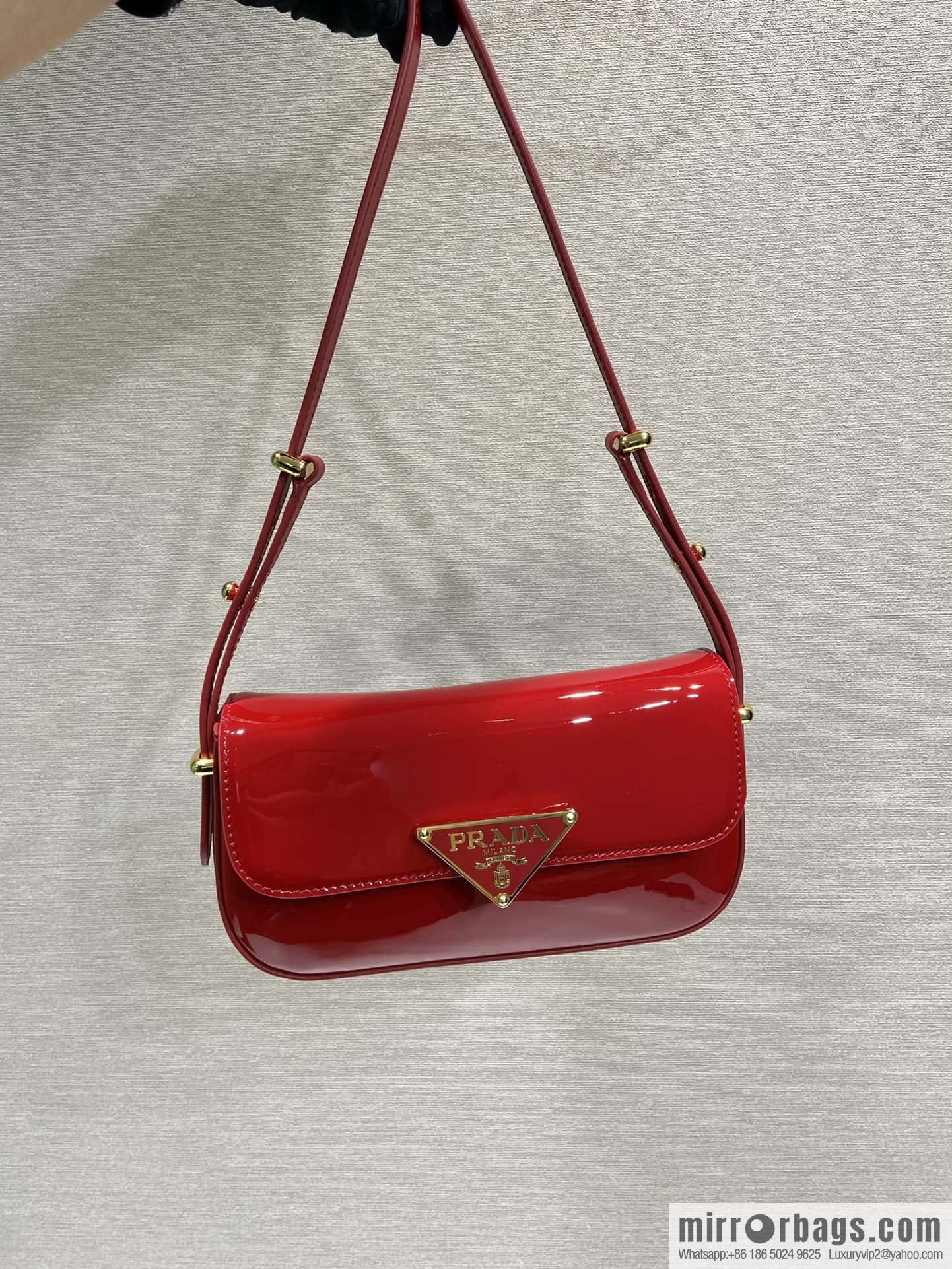 PRADA 🎉 new 🎉 1BD339 patent leather 🎉🎉 red