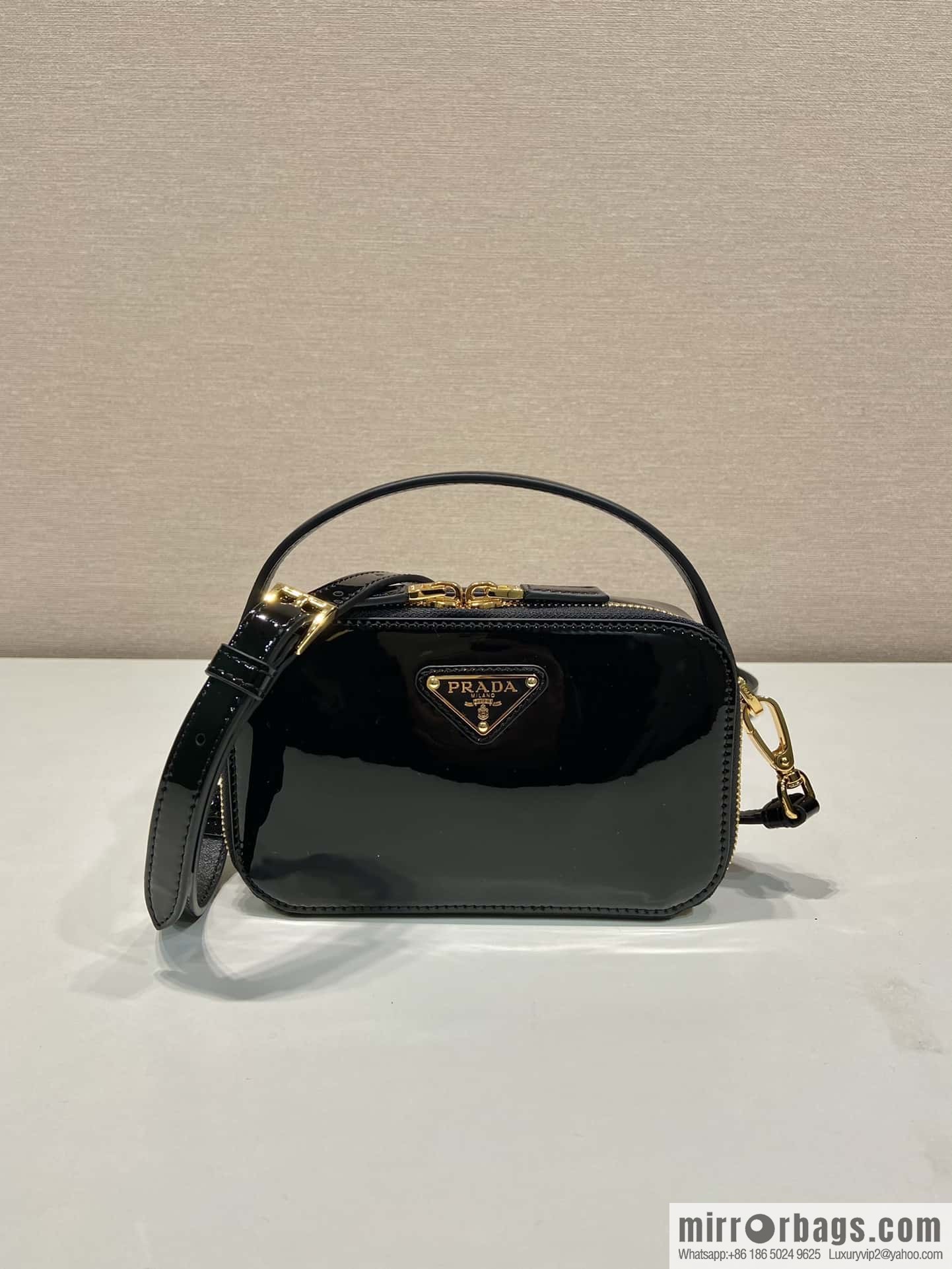 PRADA 🎉 new 🎉 1BH206 patent leather 🎉🎉 black