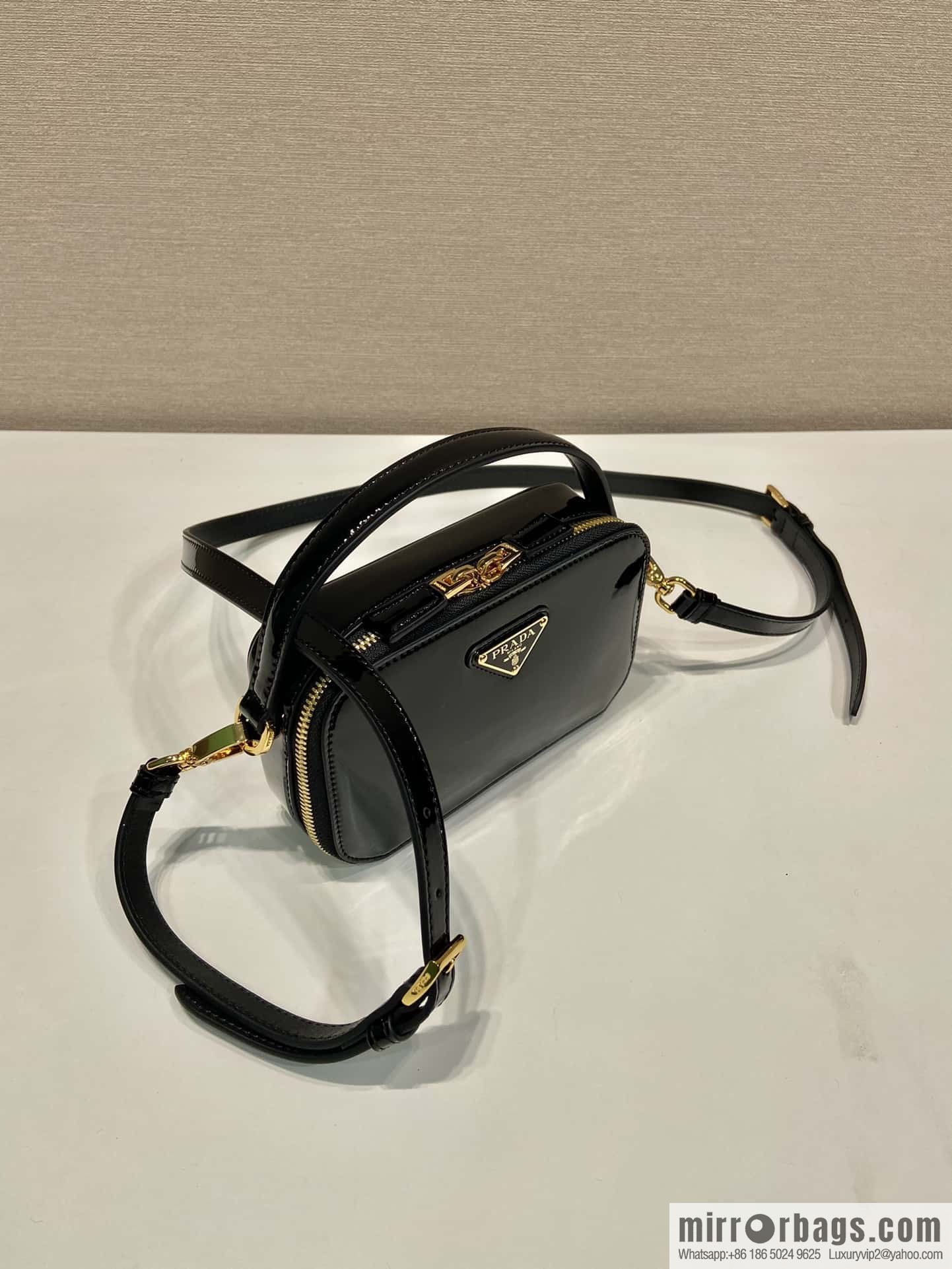 PRADA 🎉 new 🎉 1BH206 patent leather 🎉🎉 black