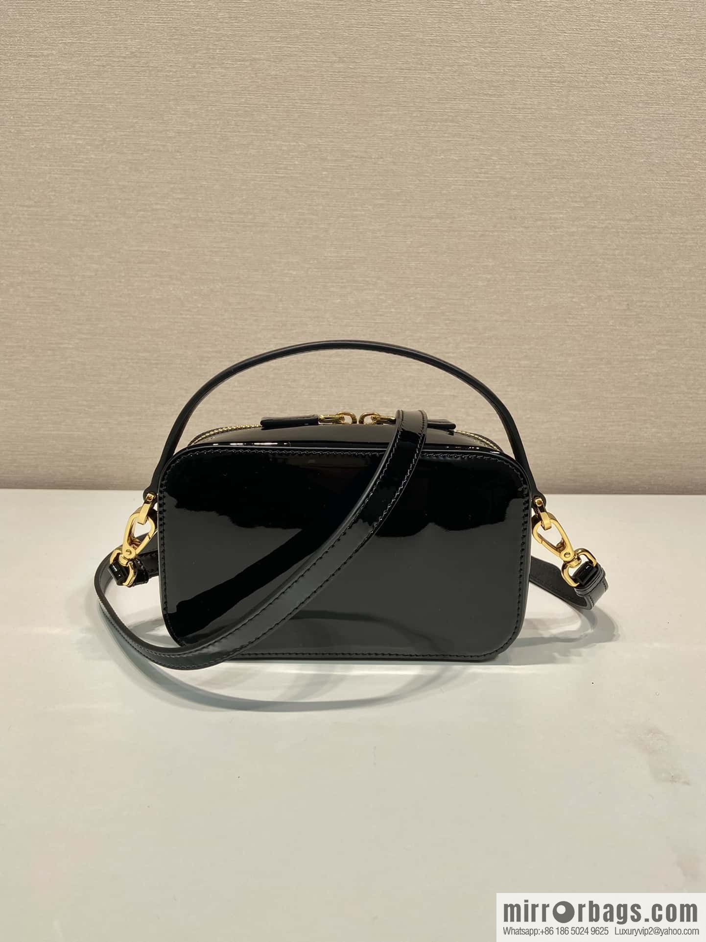 PRADA 🎉 new 🎉 1BH206 patent leather 🎉🎉 black