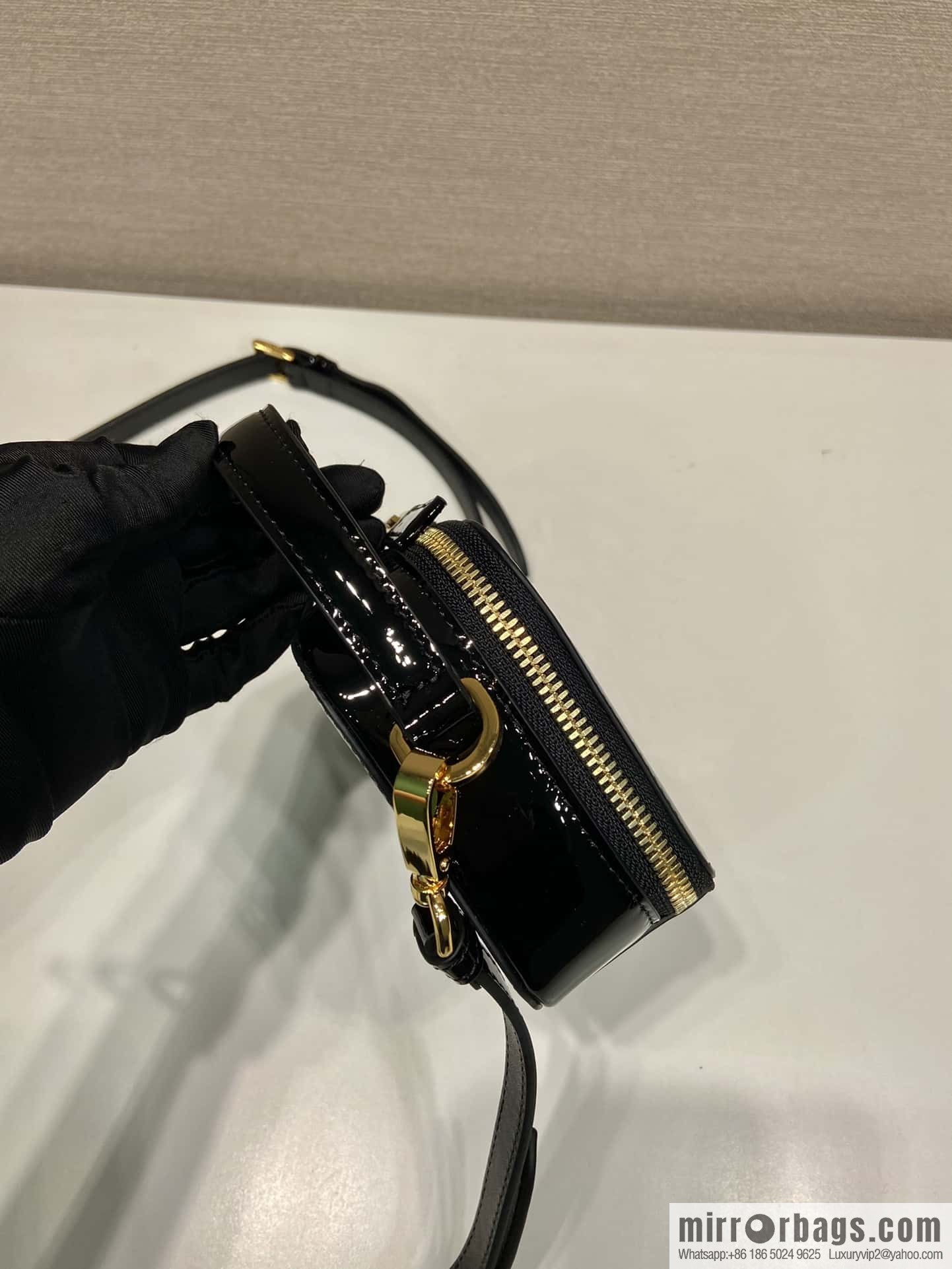 PRADA 🎉 new 🎉 1BH206 patent leather 🎉🎉 black