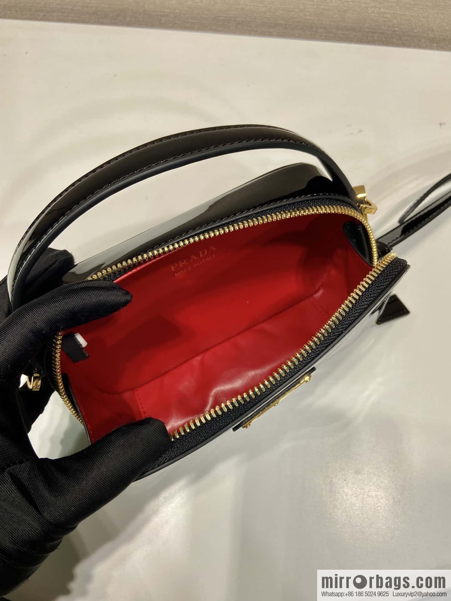 PRADA 🎉 new 🎉 1BH206 patent leather 🎉🎉 black