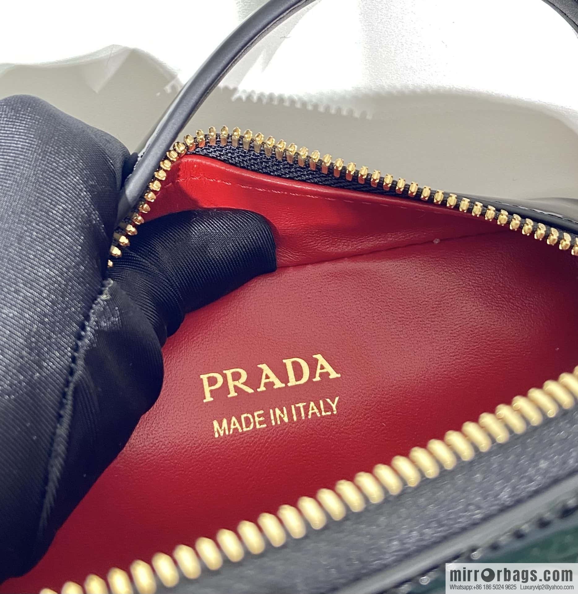 PRADA 🎉 new 🎉 1BH206 patent leather 🎉🎉 black