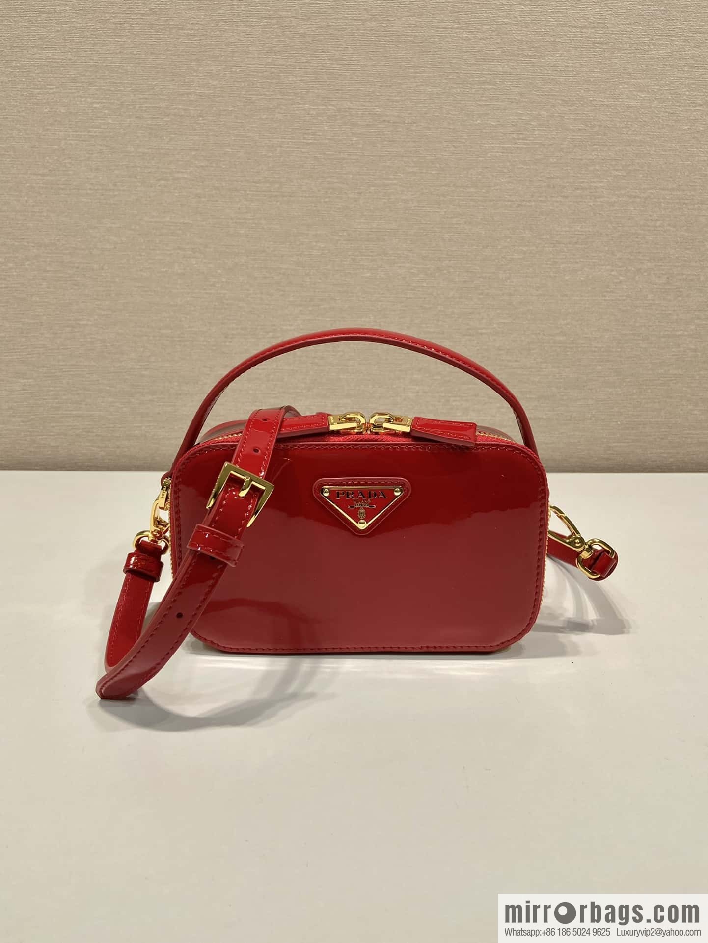 PRADA 🎉 new 🎉 1BH206 patent leather 🎉🎉 red