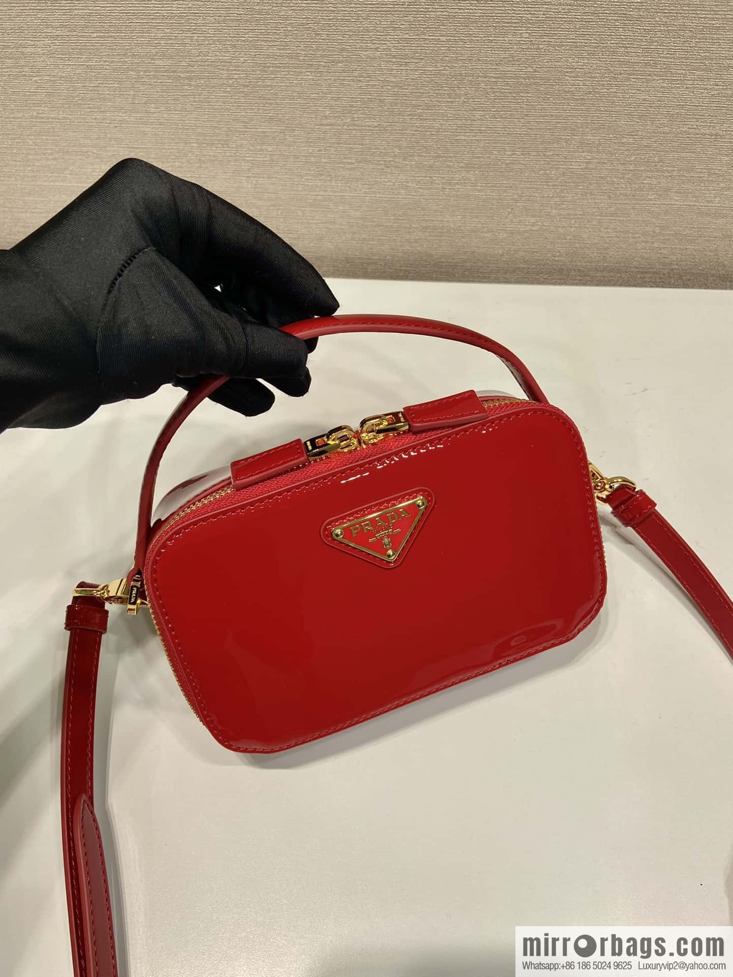 PRADA 🎉 new 🎉 1BH206 patent leather 🎉🎉 red