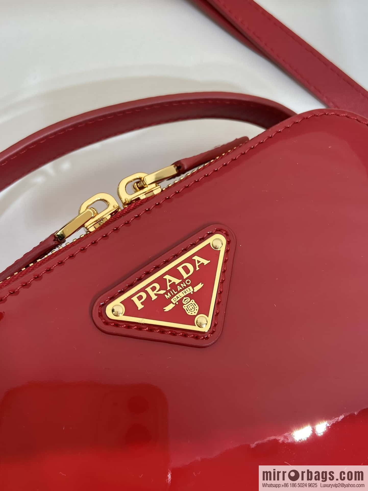 PRADA 🎉 new 🎉 1BH206 patent leather 🎉🎉 red