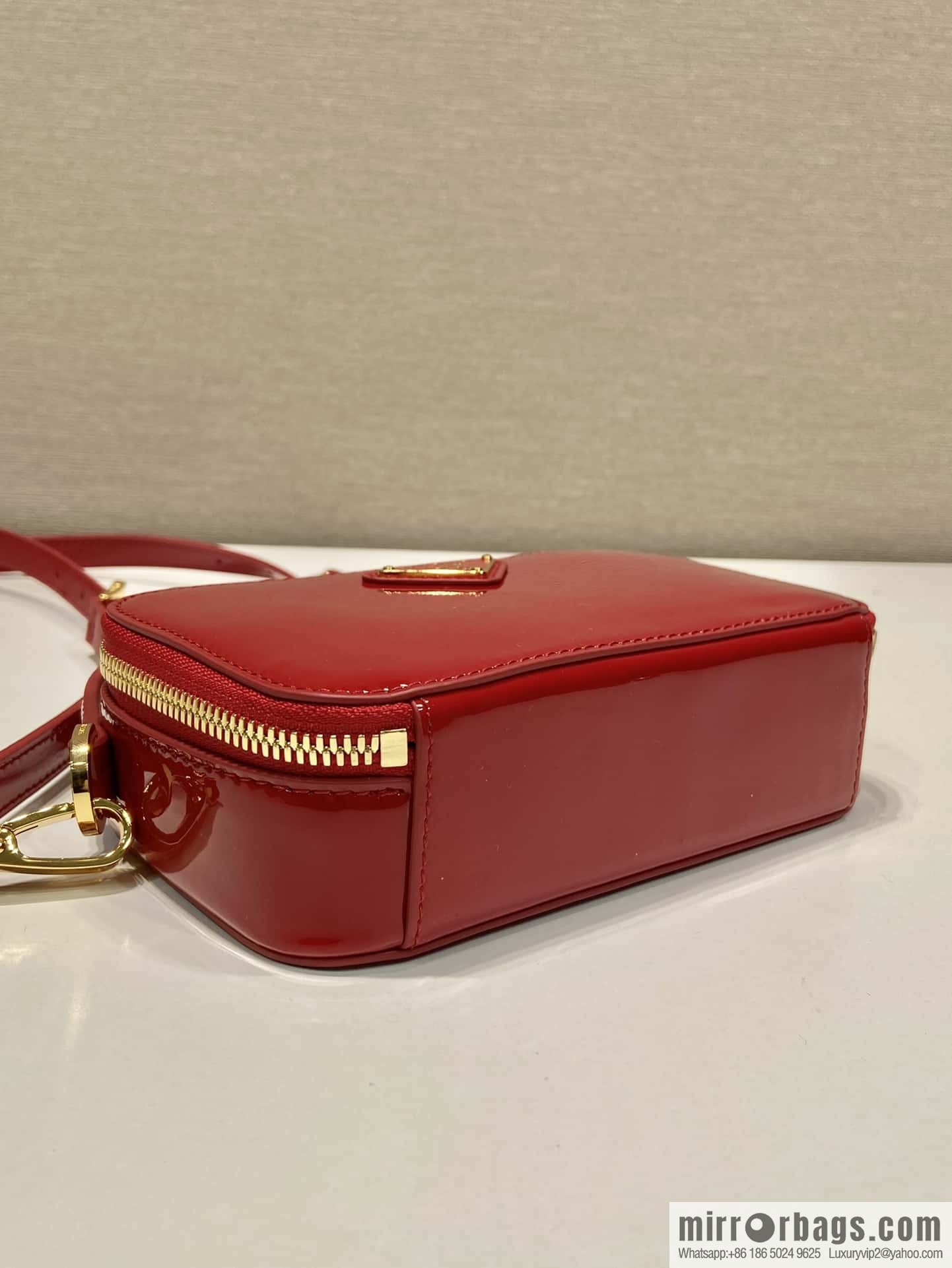 PRADA 🎉 new 🎉 1BH206 patent leather 🎉🎉 red