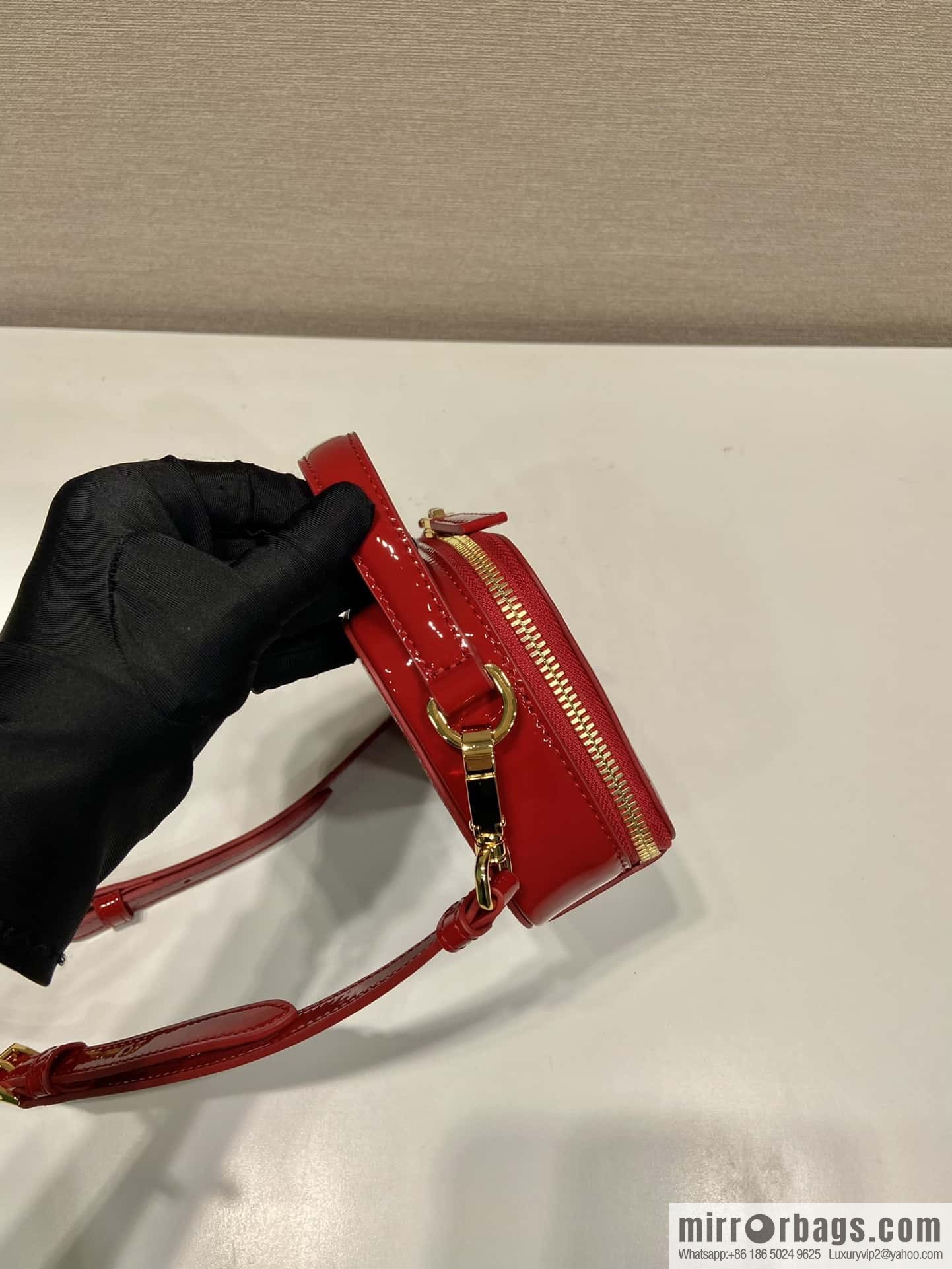 PRADA 🎉 new 🎉 1BH206 patent leather 🎉🎉 red