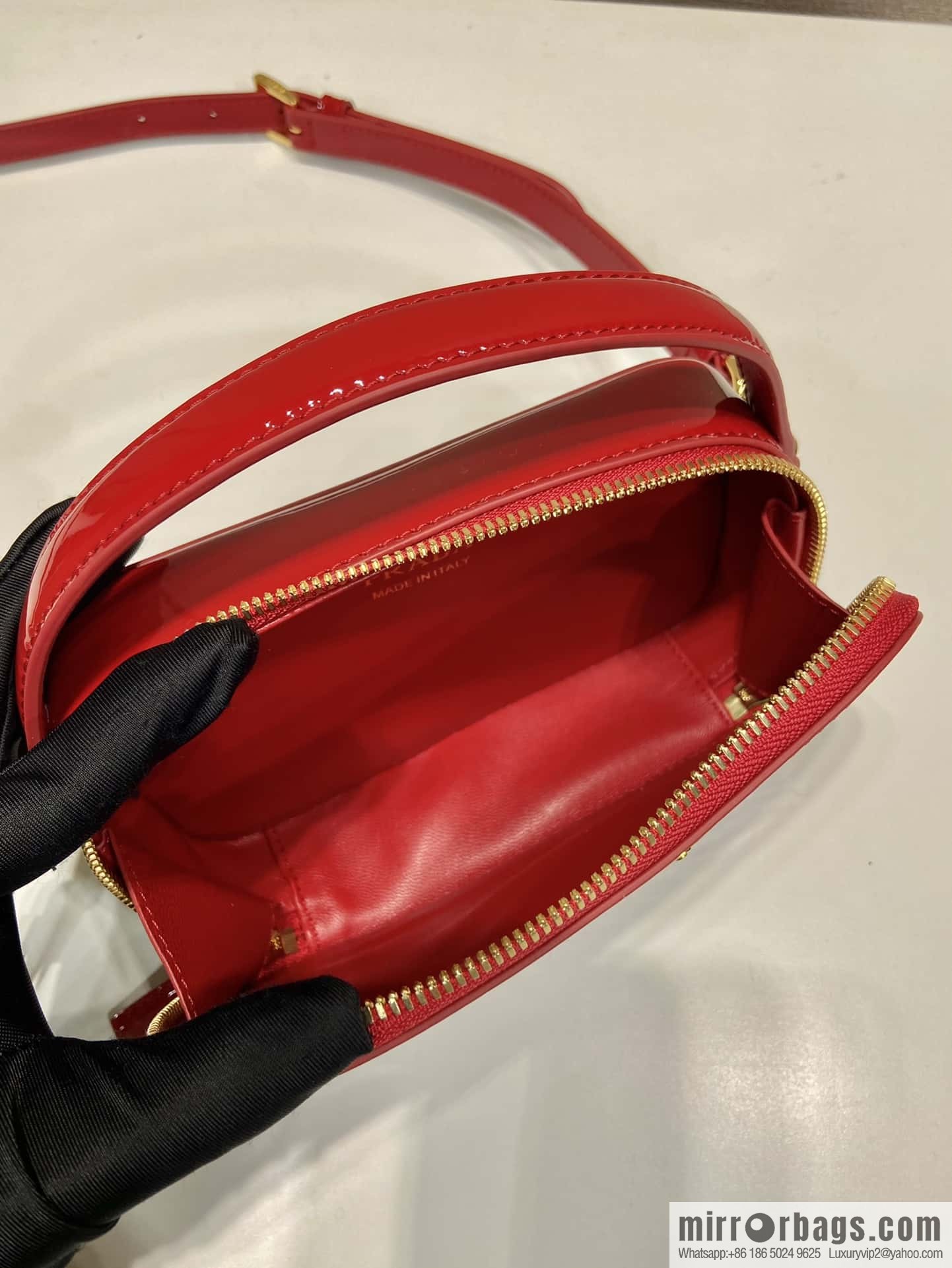 PRADA 🎉 new 🎉 1BH206 patent leather 🎉🎉 red