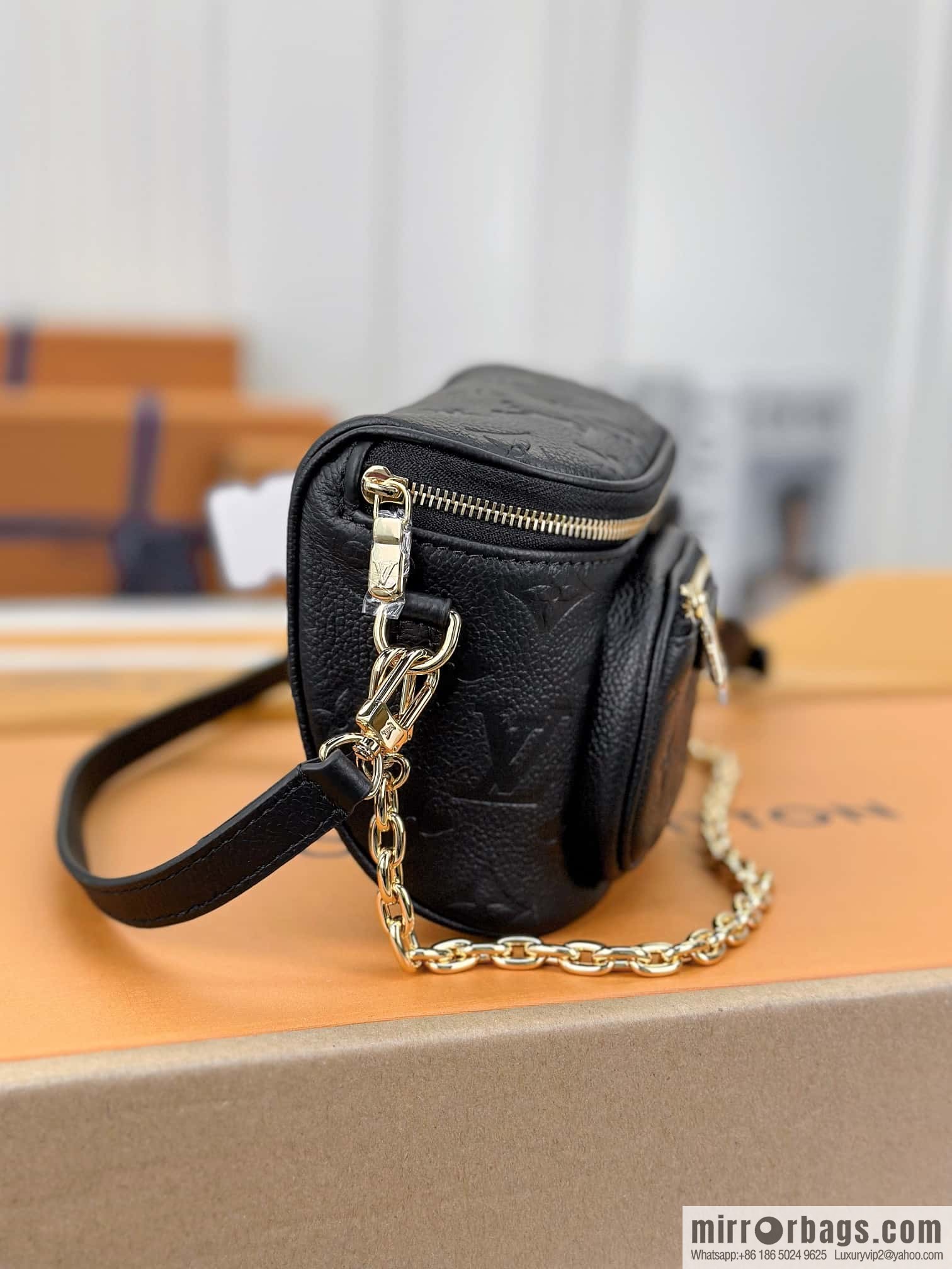 LV M46917 Mini Bumbag