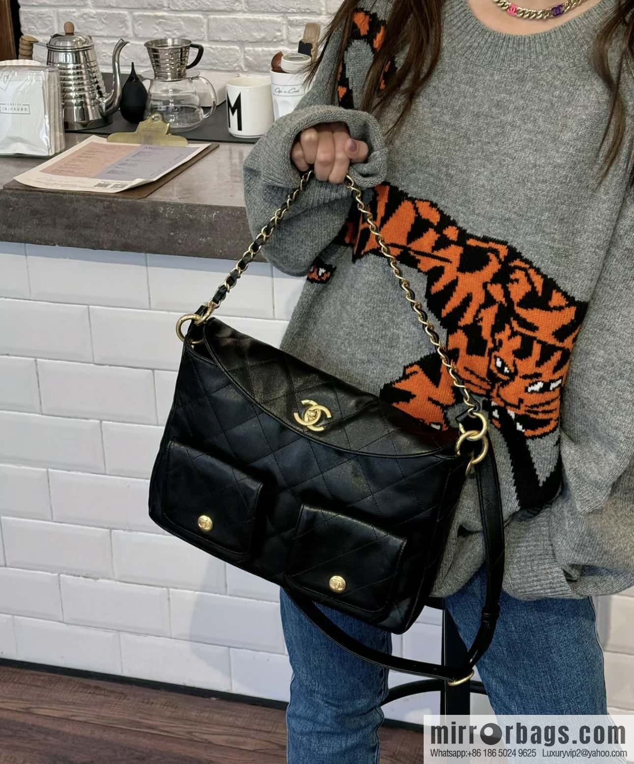 CHANEL 24P spring and summer trailer series big hit hobo Vintage bag AS4668 black