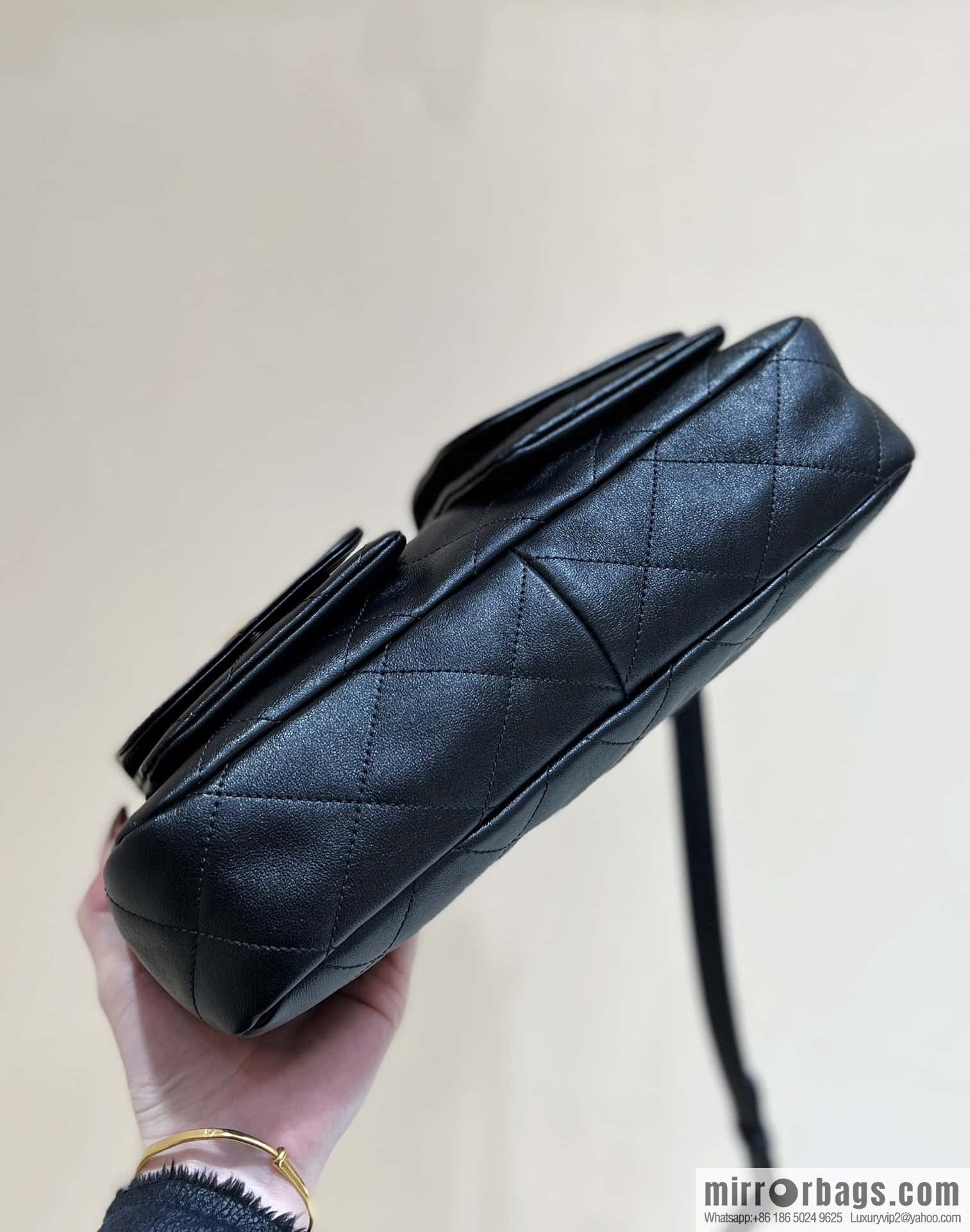 CHANEL 24P spring and summer trailer series big hit hobo Vintage bag AS4668 black
