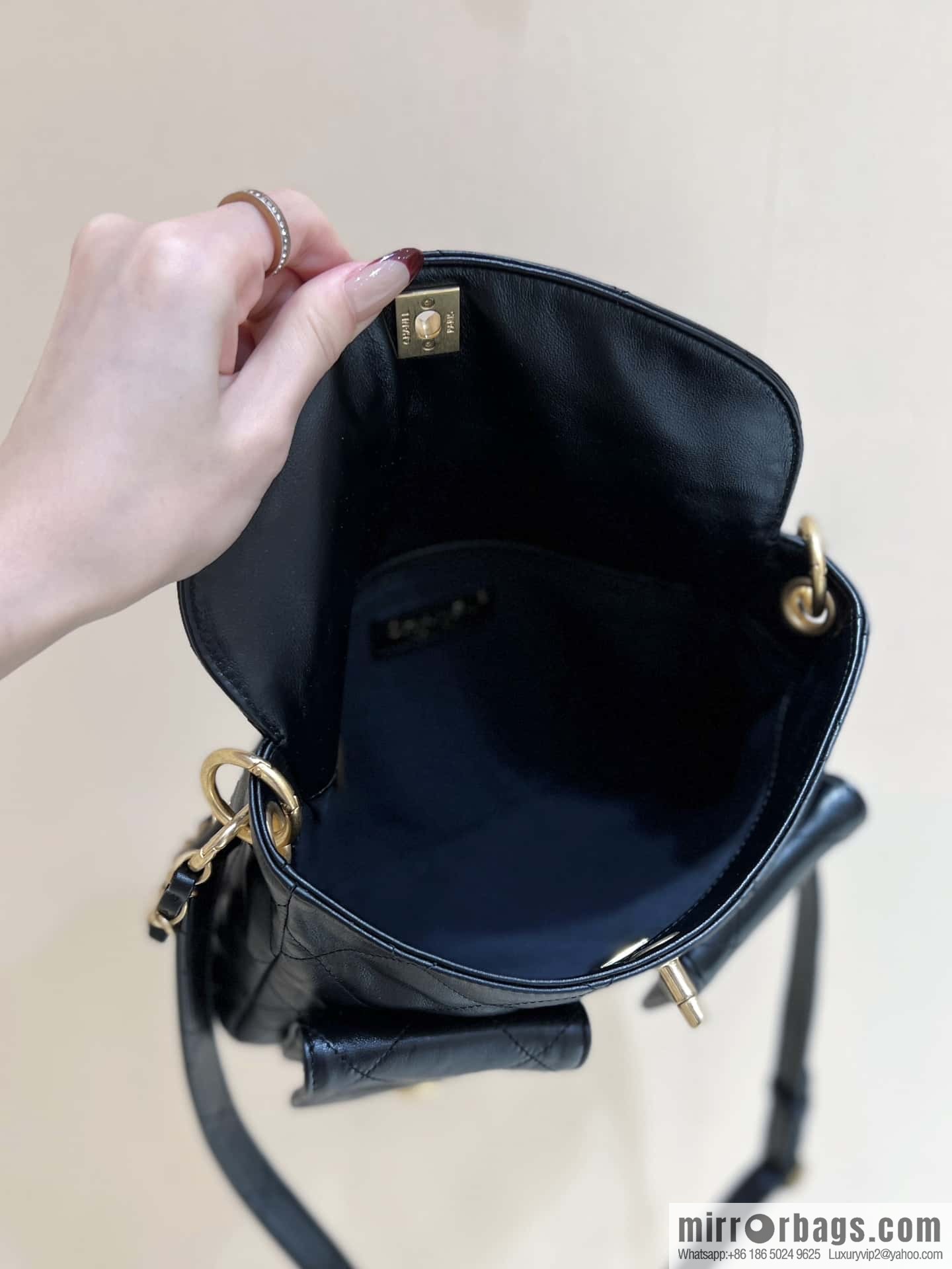 CHANEL 24P spring and summer trailer series big hit hobo Vintage bag AS4743 black