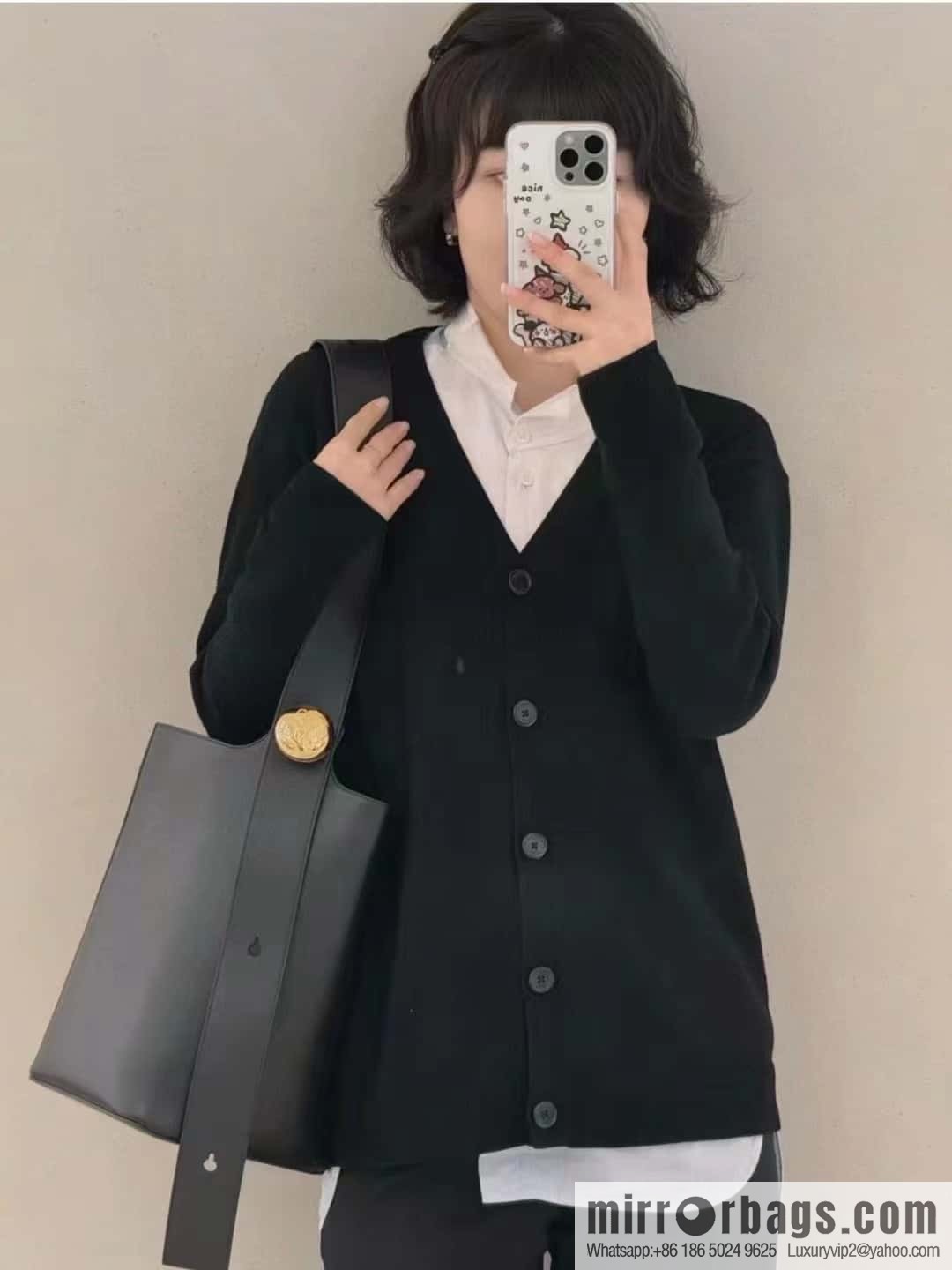 LOEWE Pebble bucket bag 0703 black 24.5CM