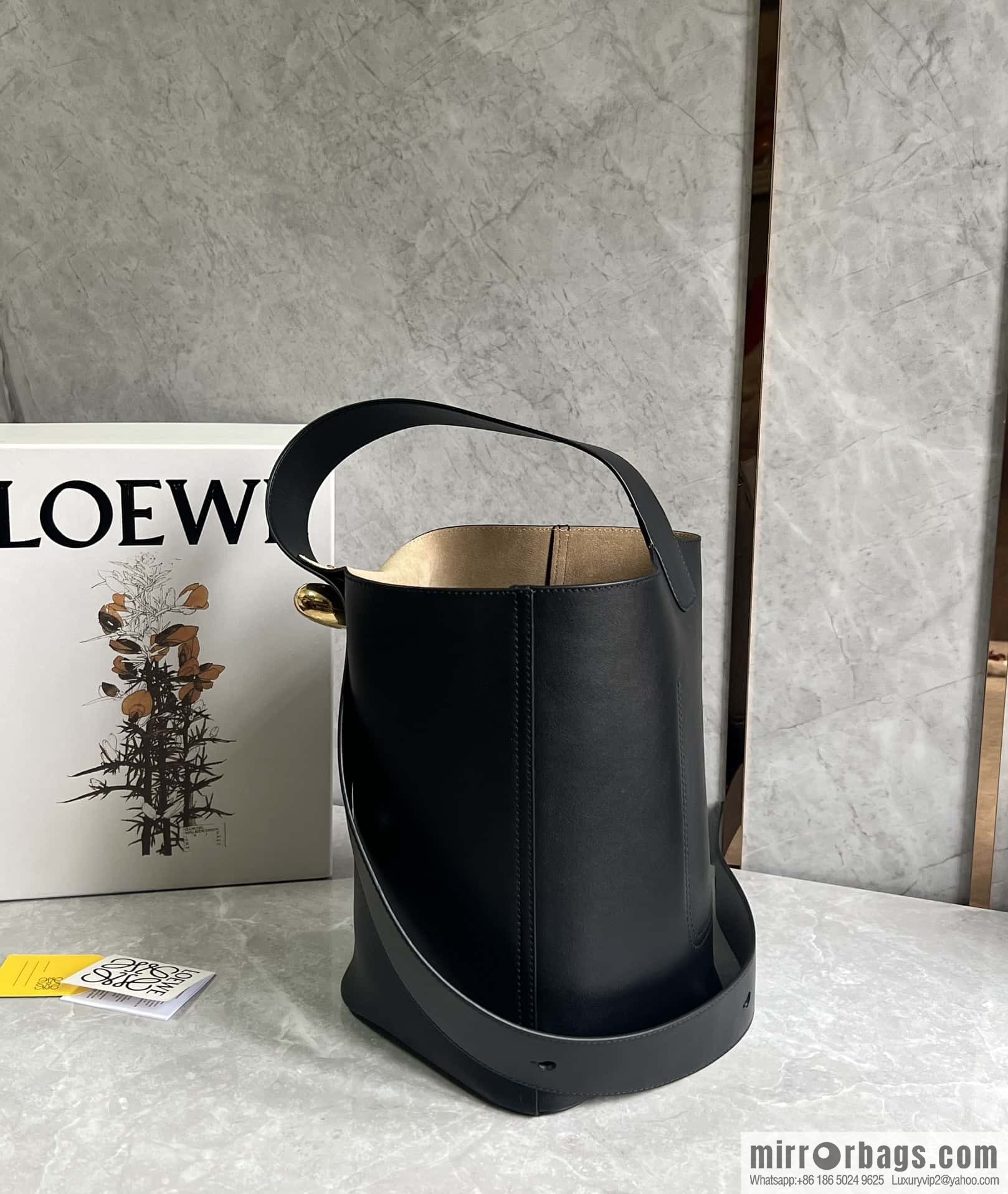 LOEWE Pebble bucket bag 0703 black 24.5CM