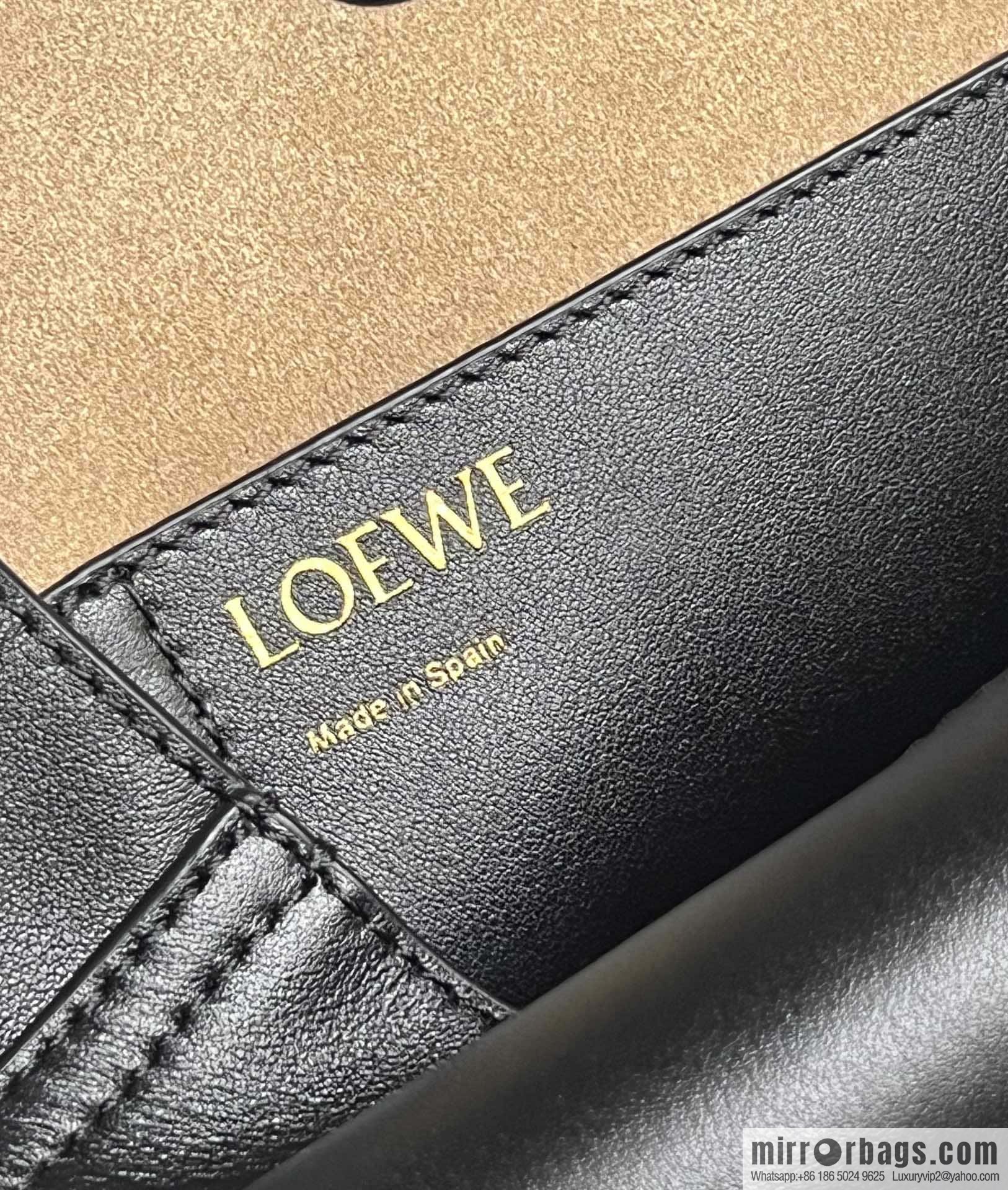 LOEWE Pebble bucket bag 0703 black 24.5CM