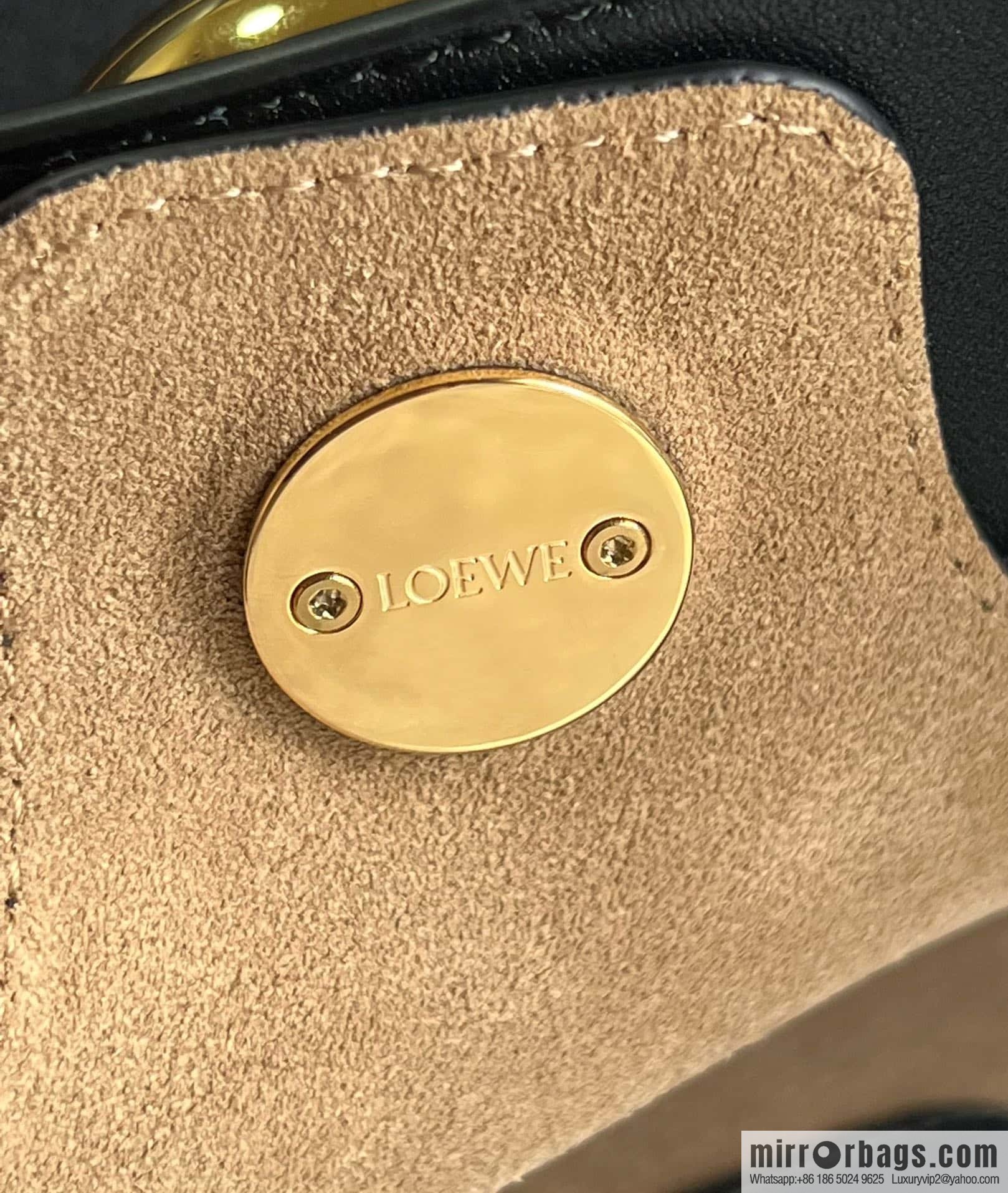 LOEWE Pebble bucket bag 0703 black 24.5CM