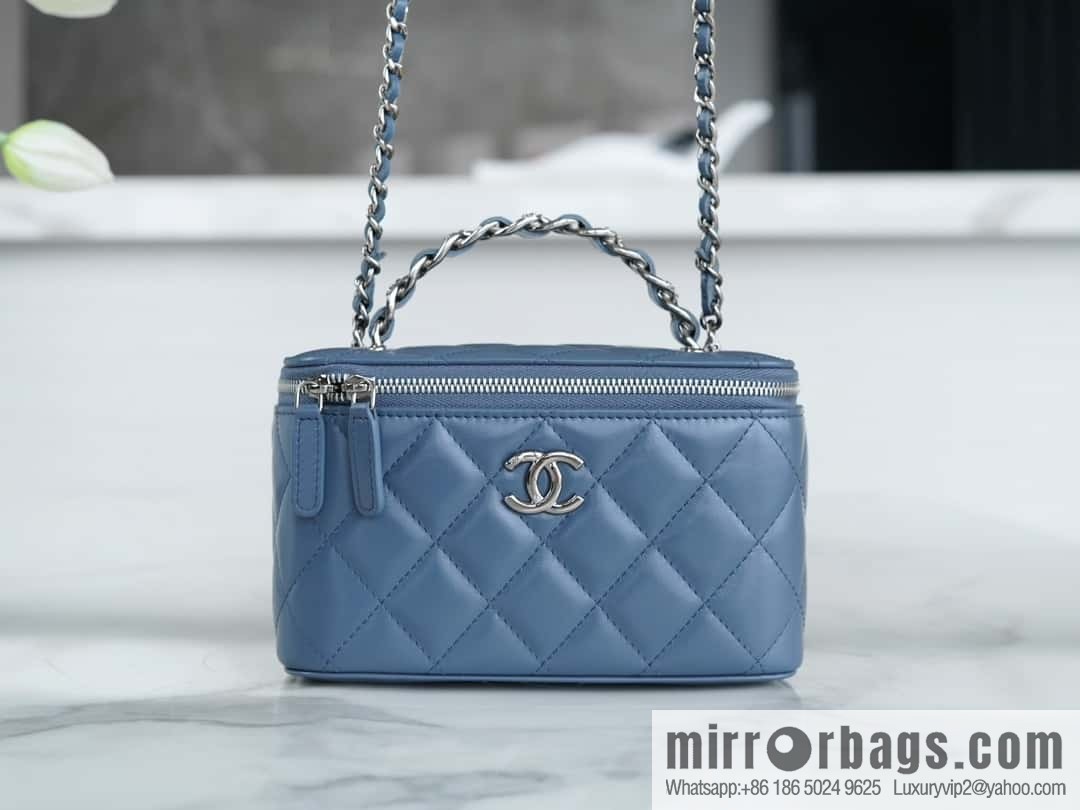 𝗖𝗛𝗔𝗡𝗘𝗟 𝟮𝟯𝗸 rhinestone handle long box, haze blue 🔜 AP3593