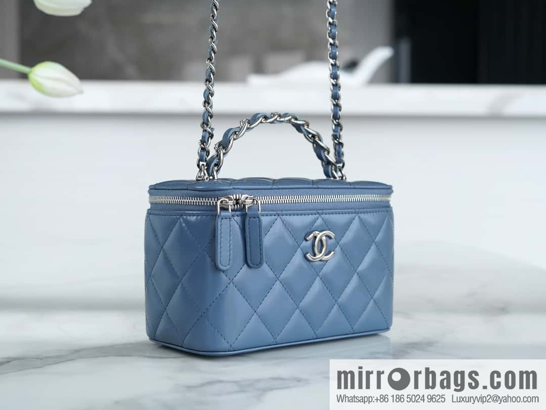 𝗖𝗛𝗔𝗡𝗘𝗟 𝟮𝟯𝗸 rhinestone handle long box, haze blue 🔜 AP3593