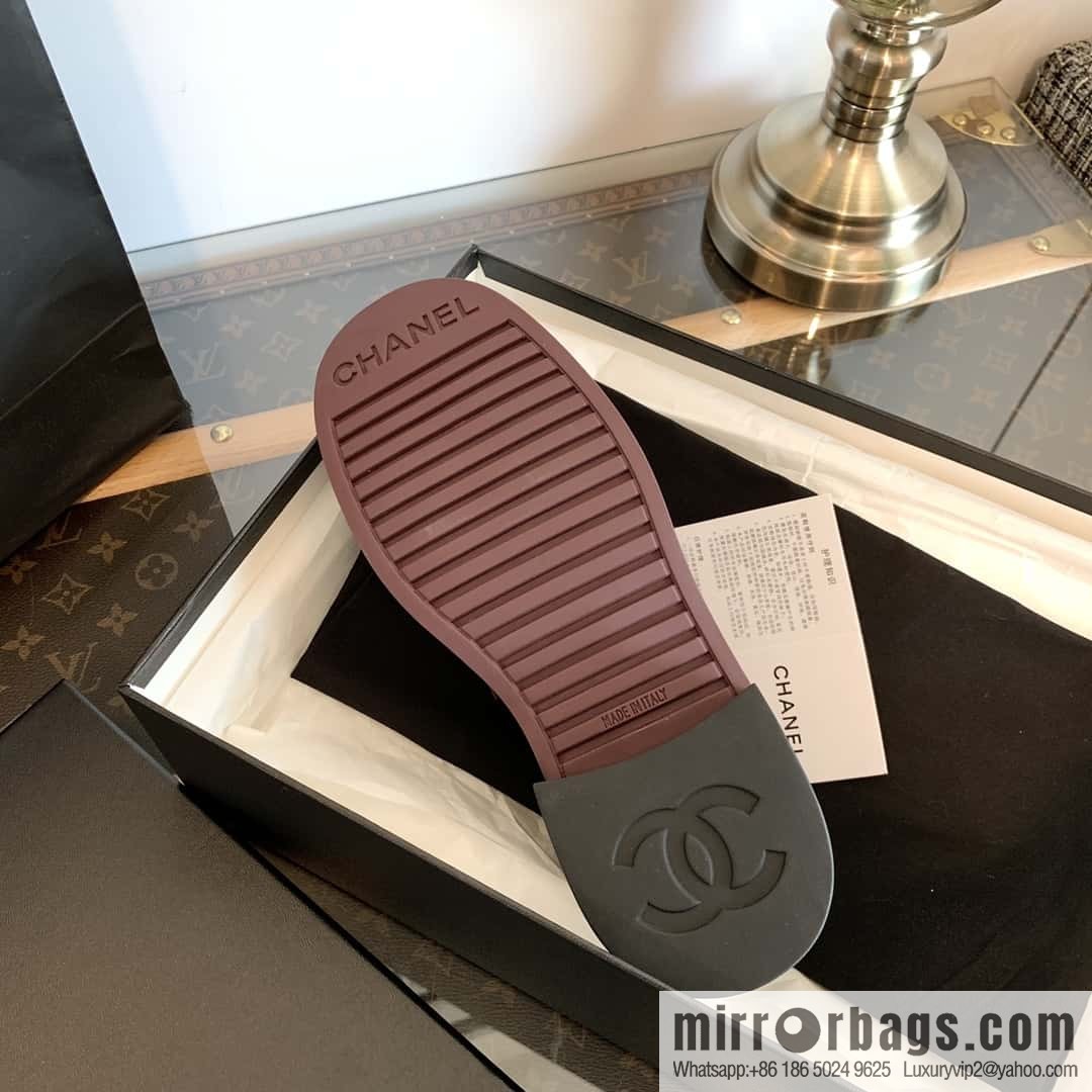 CHANEL Xiaoxiang rhombus metal buckle platform loafers