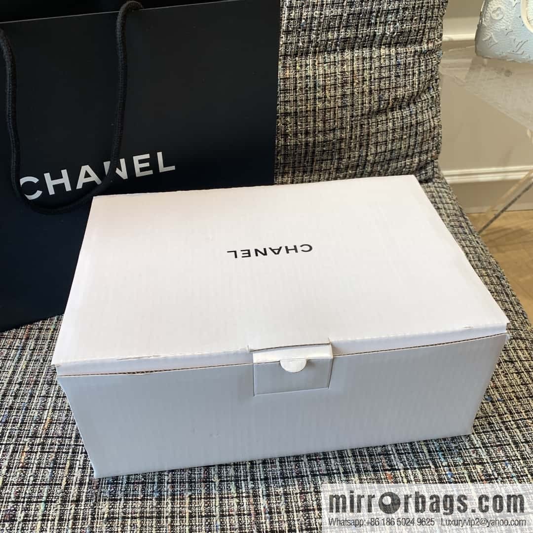 CHANEL Xiaoxiang rhombus metal buckle platform loafers