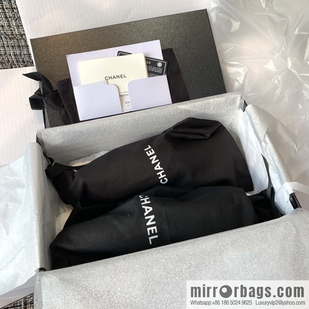 CHANEL Xiaoxiang rhombus metal buckle platform loafers