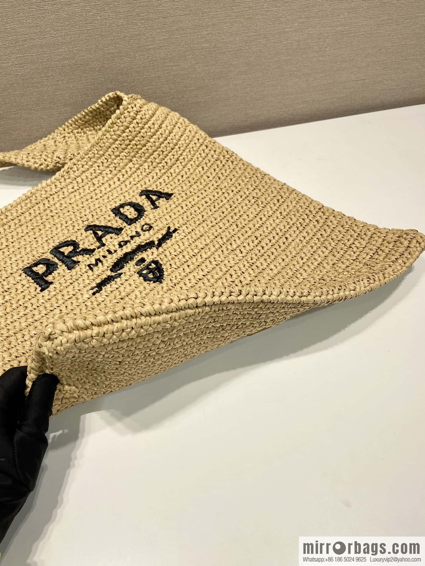 PRADA 🎉 raffia diagonal strap 🎉 1BG182 L