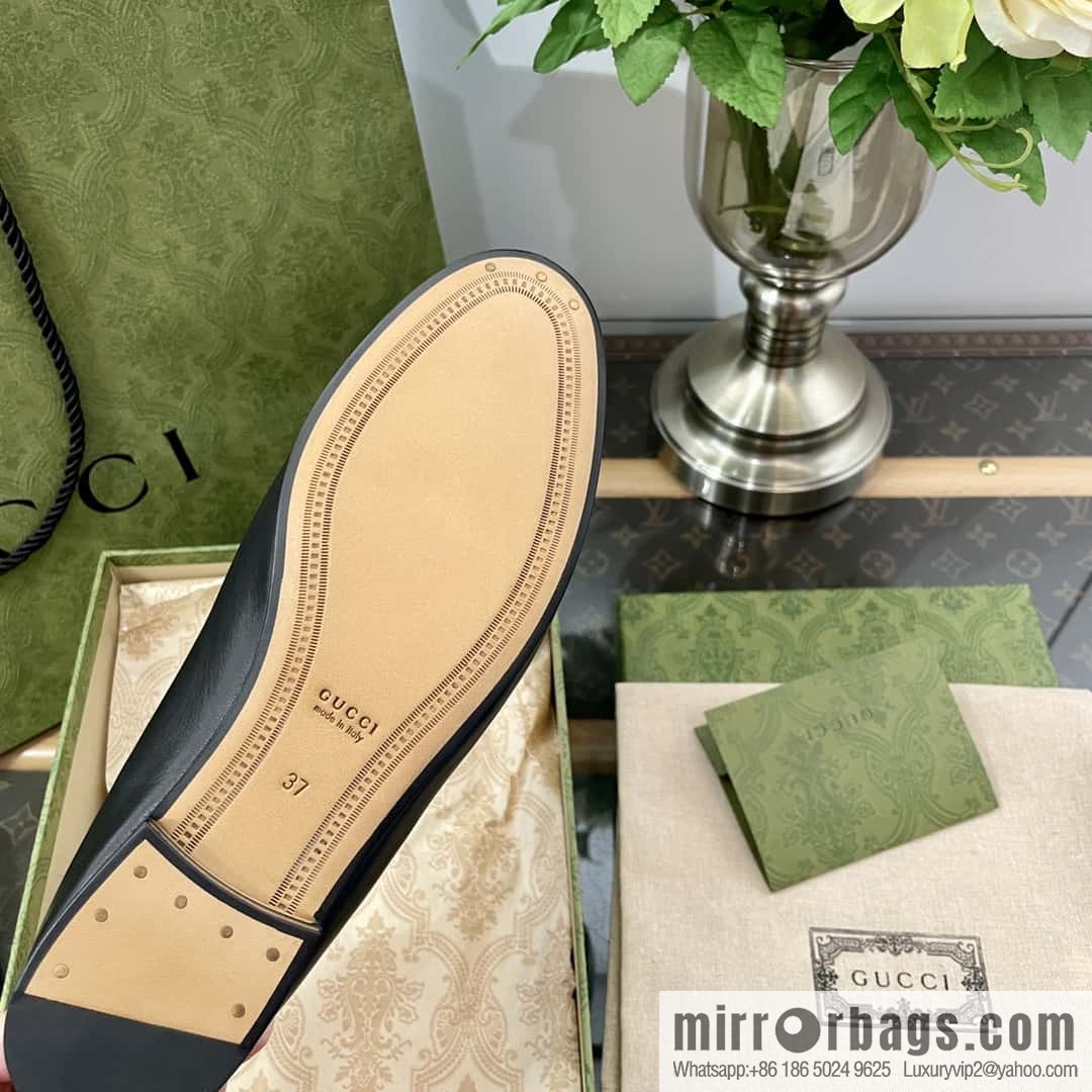 GUCCI Gucci Classic Horse Buckle Loafers