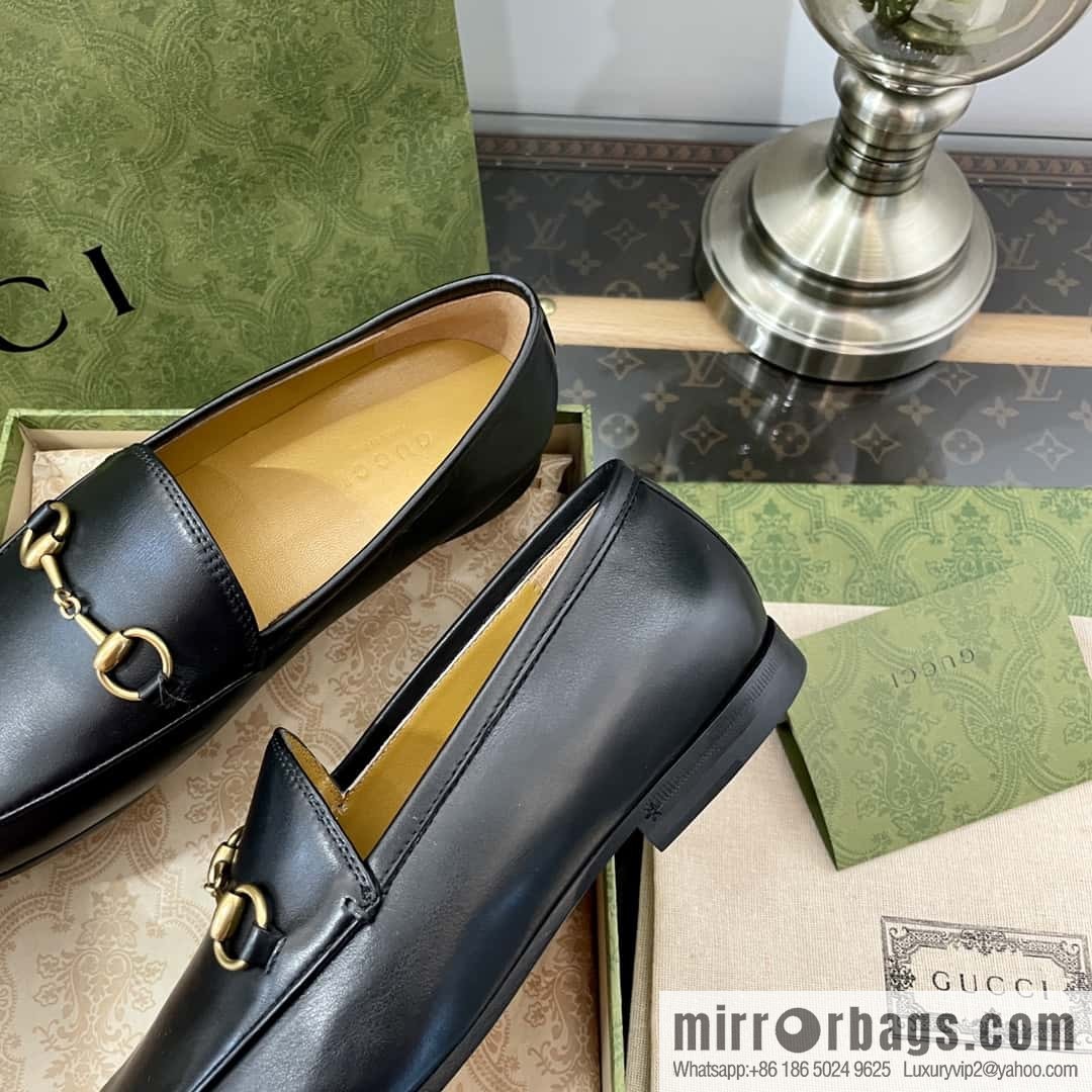 GUCCI Gucci Classic Horse Buckle Loafers