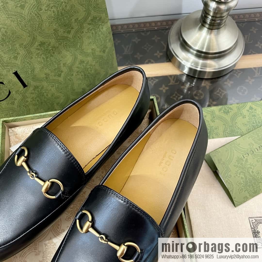 GUCCI Gucci Classic Horse Buckle Loafers