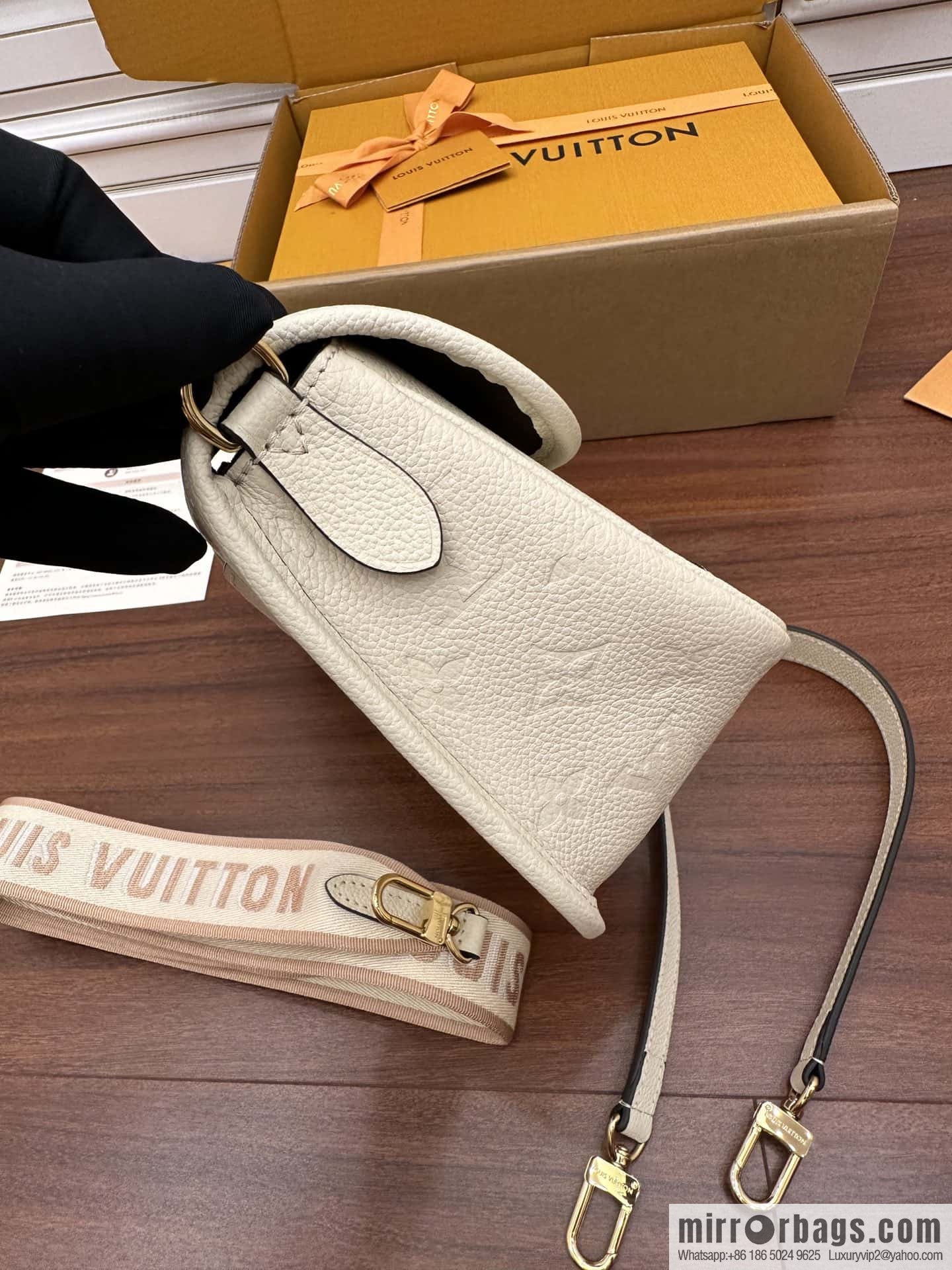 LV M46388 DIANE handbag