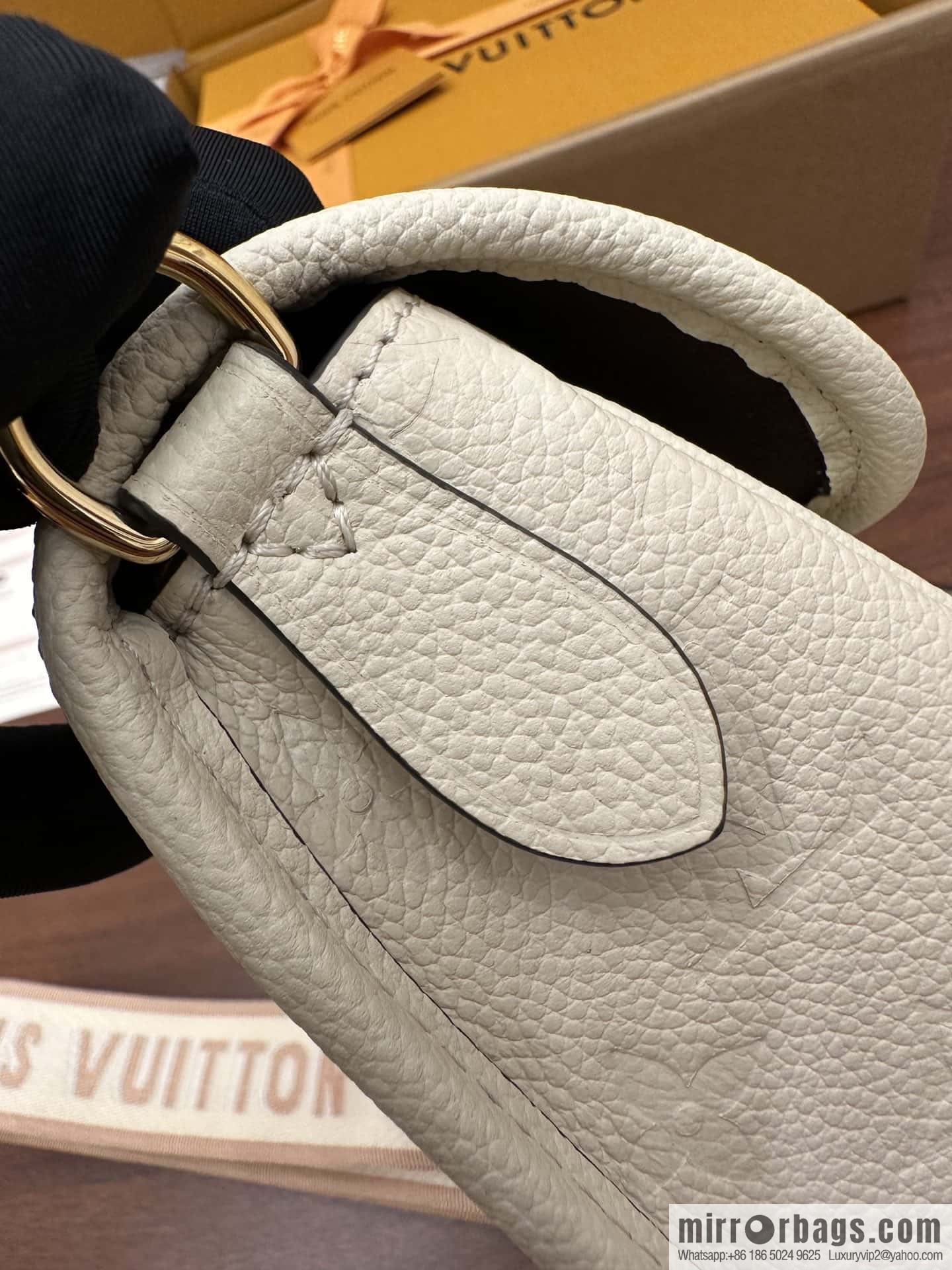 LV M46388 DIANE handbag