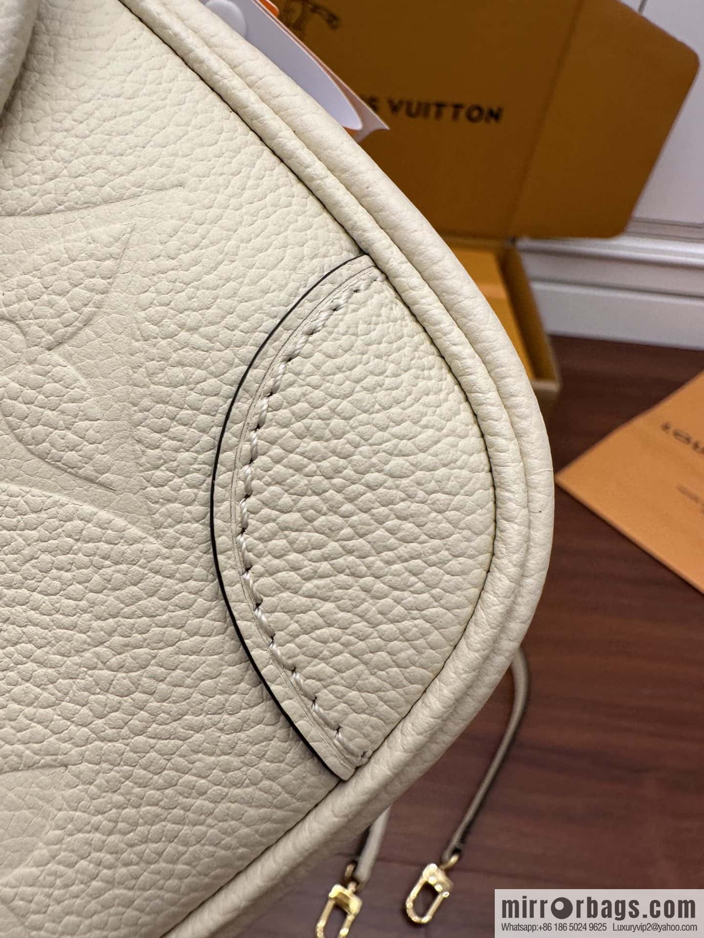LV M46388 DIANE handbag