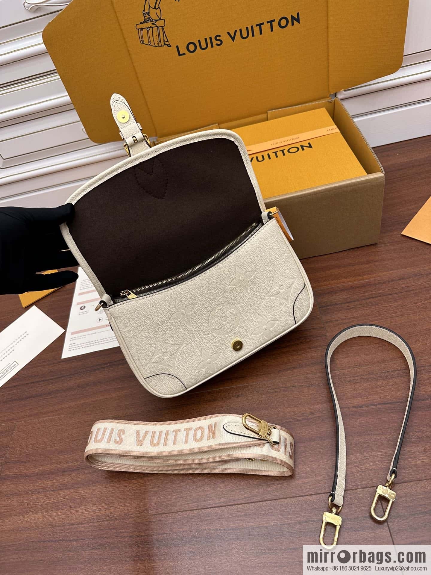 LV M46388 DIANE handbag