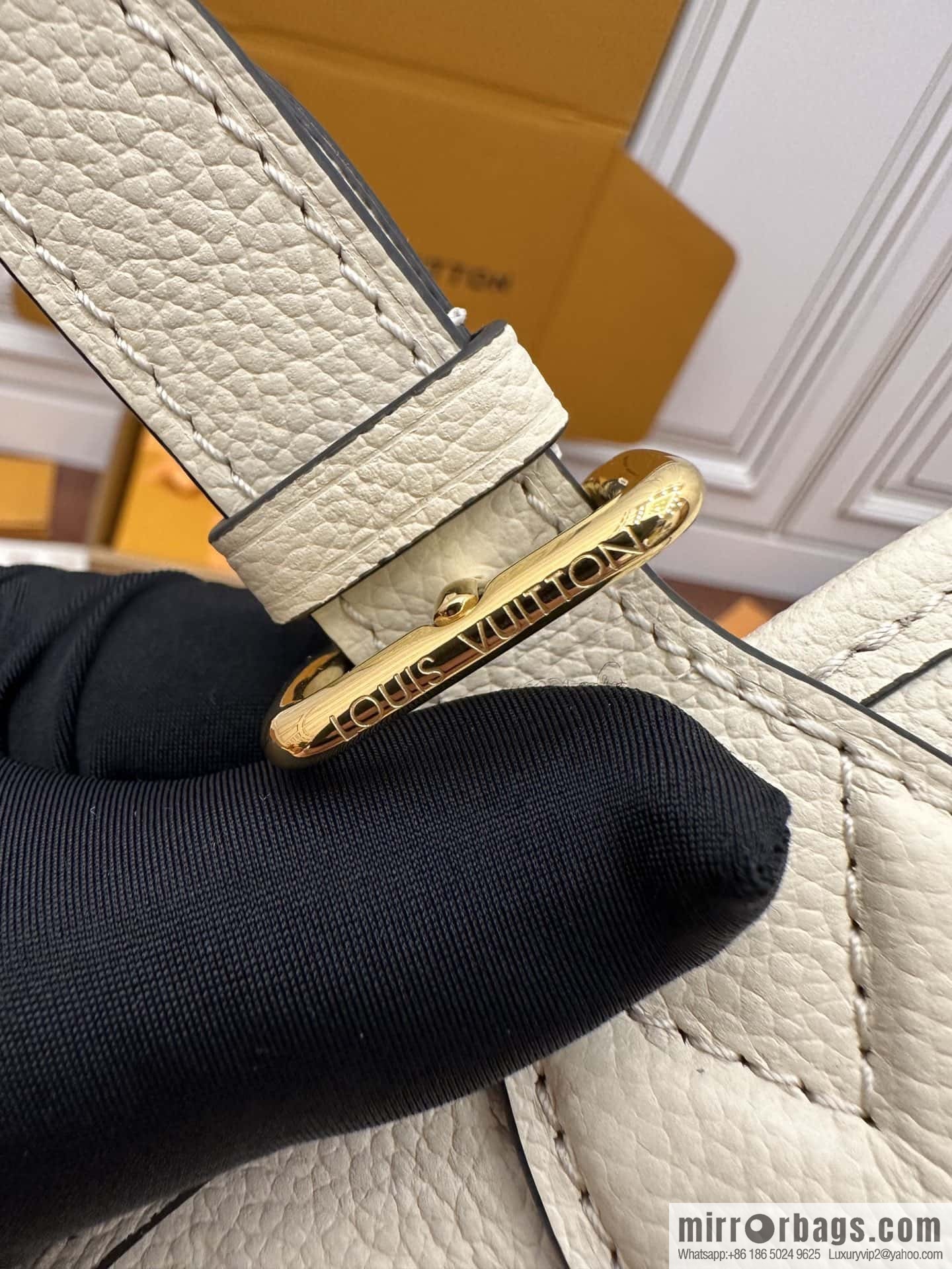 LV M46388 DIANE handbag