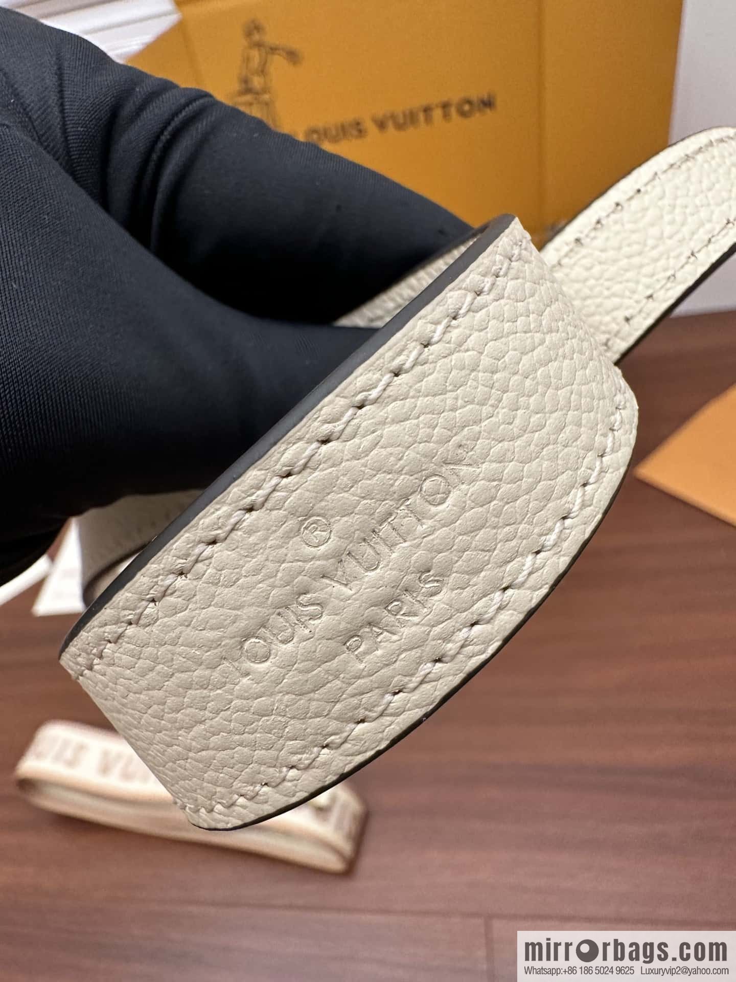 LV M46388 DIANE handbag