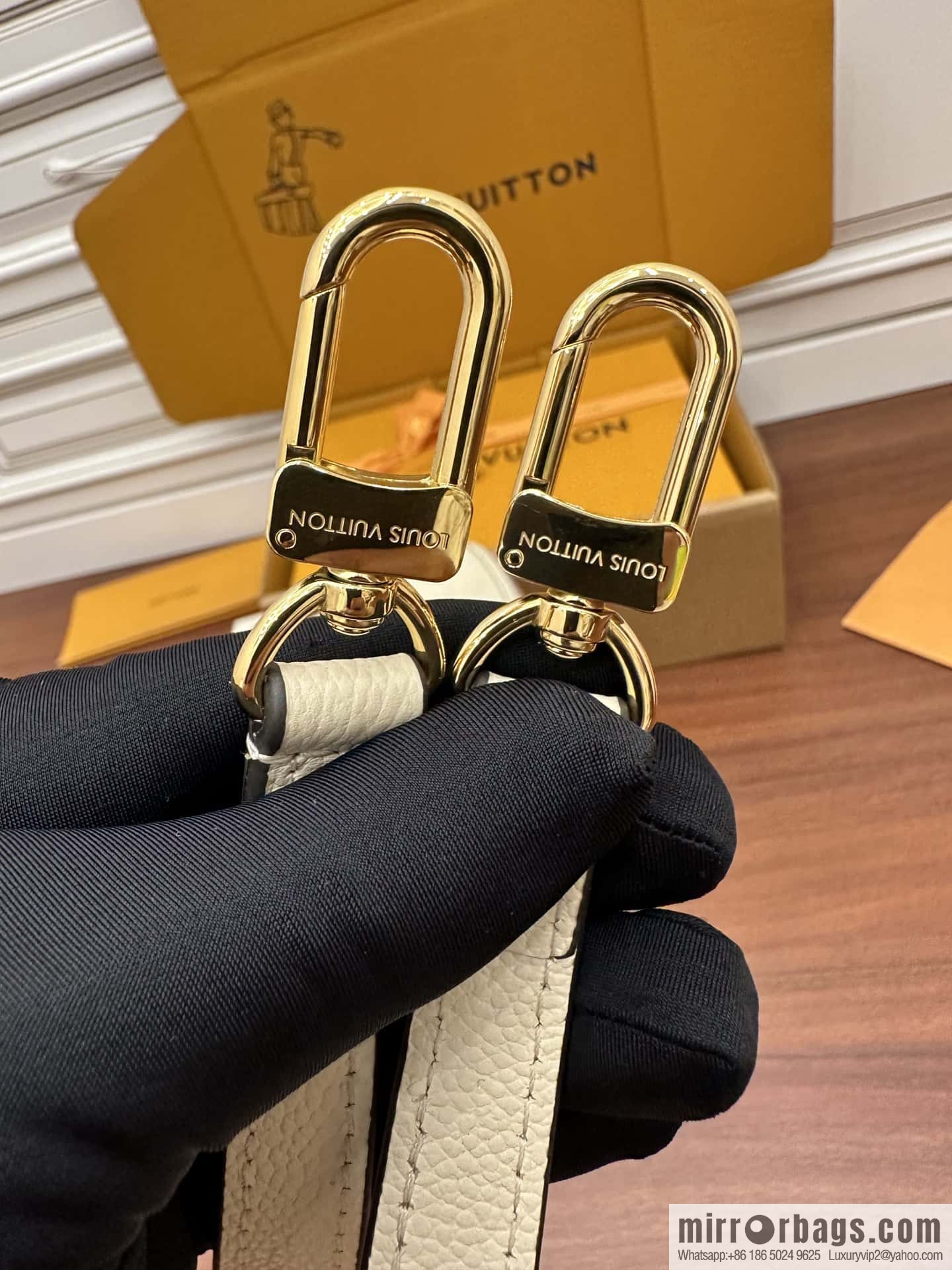 LV M46388 DIANE handbag
