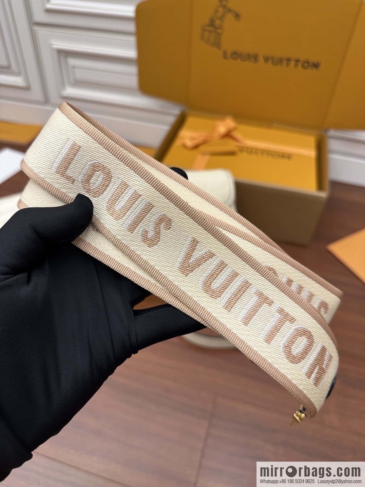 LV M46388 DIANE handbag