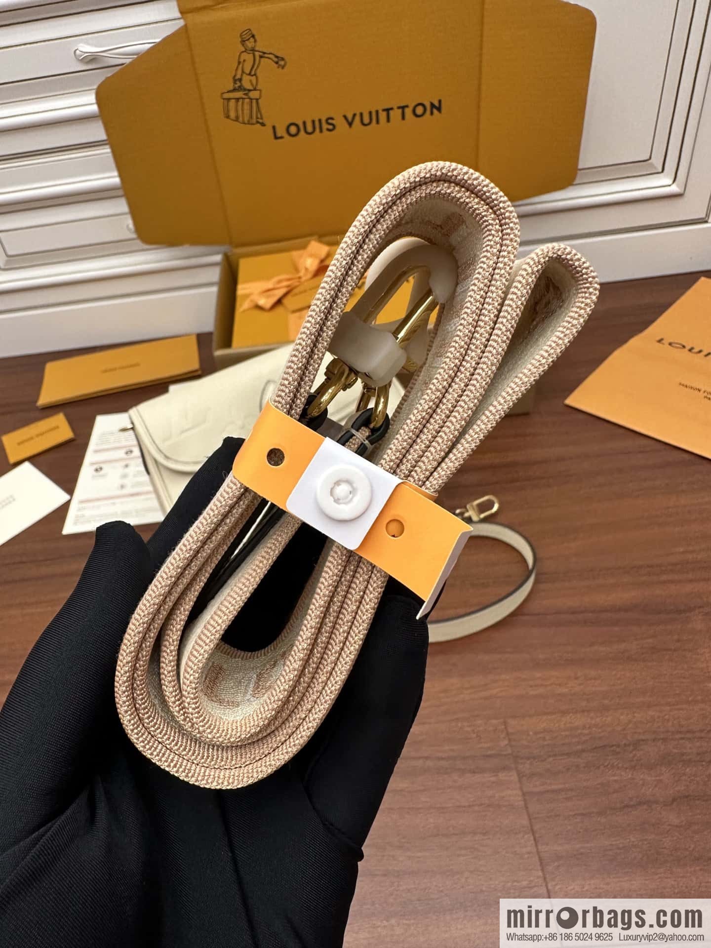 LV M46388 DIANE handbag